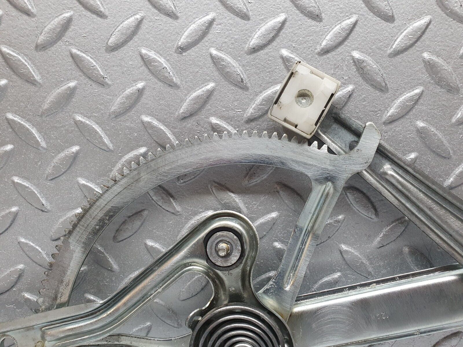 41401 Mercedes-Benz W124 200E Front Left Power Window Regulator