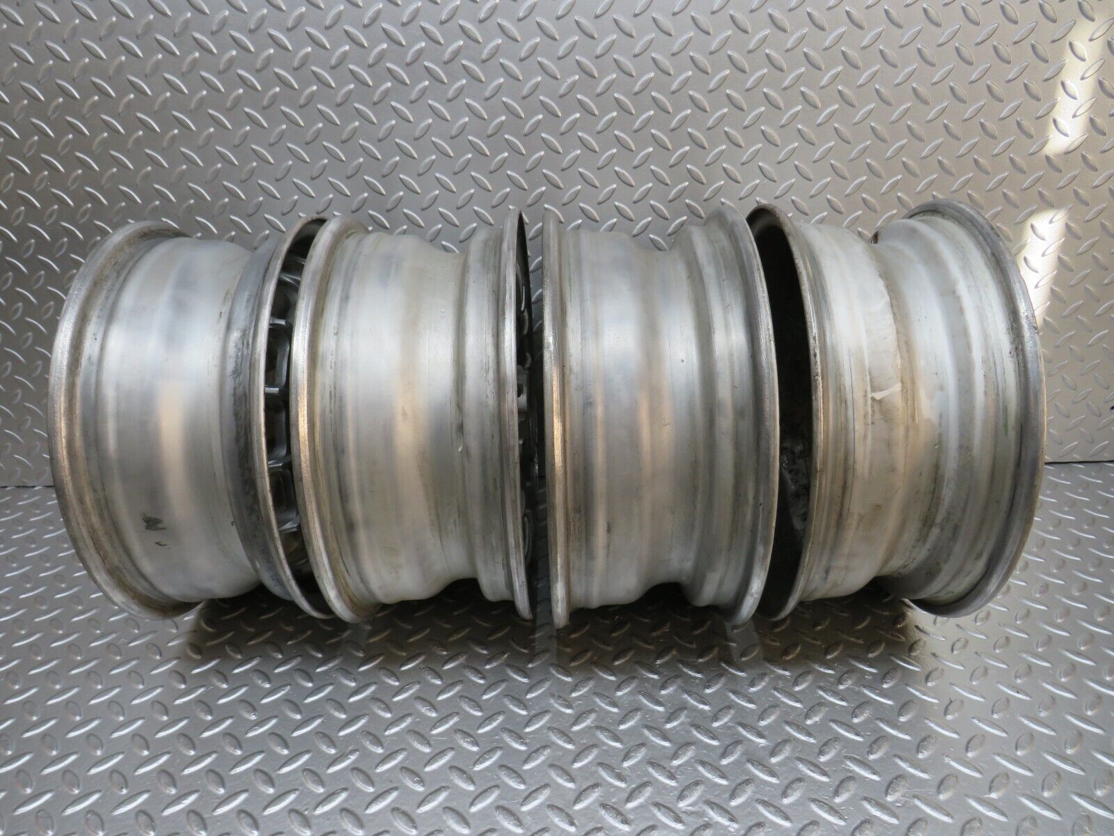 32227 Mercedes-Benz W123 Alloy Wheel Set Mexican Hat 5.5Jx14H2 ET30 1234001702