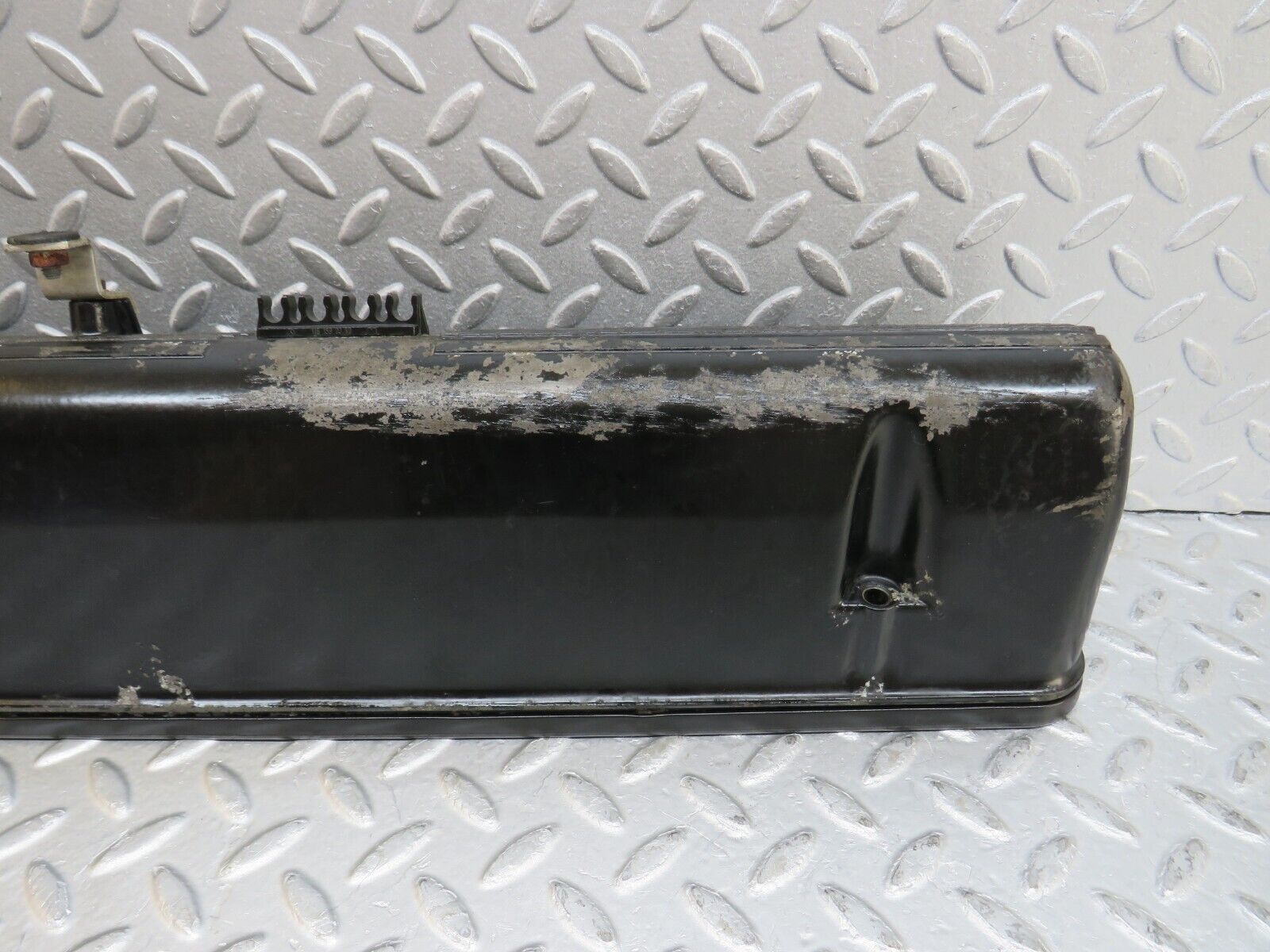 37167 Mercedes-Benz C126 420SEC Coupe Cylinder Head Valve Cover Left 1170160605