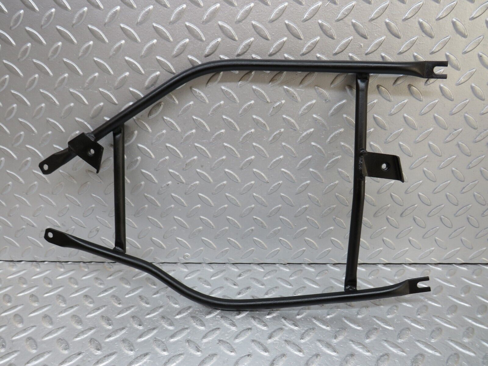 37365 Mercedes-Benz W109 300SEL Front Reinforcement Bar