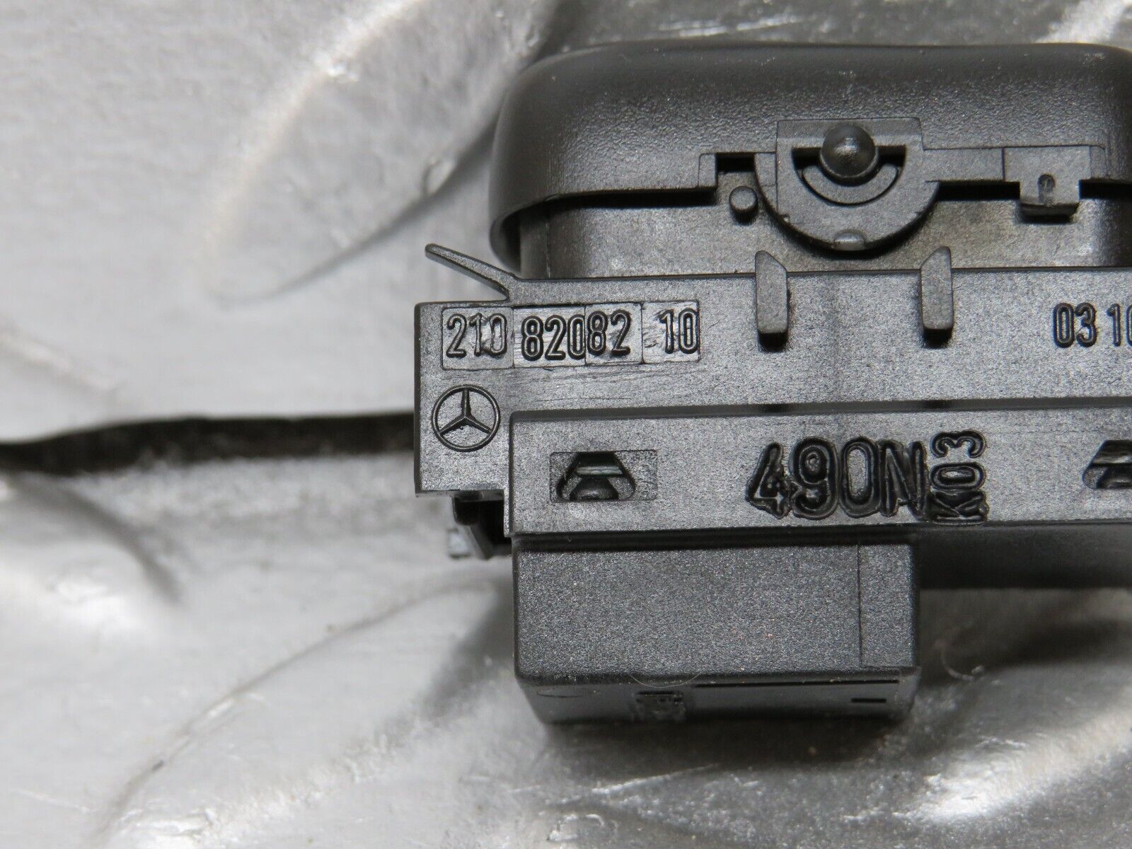 34755 Mercedes-Benz W210 320E Electric Window Switch 2108208210