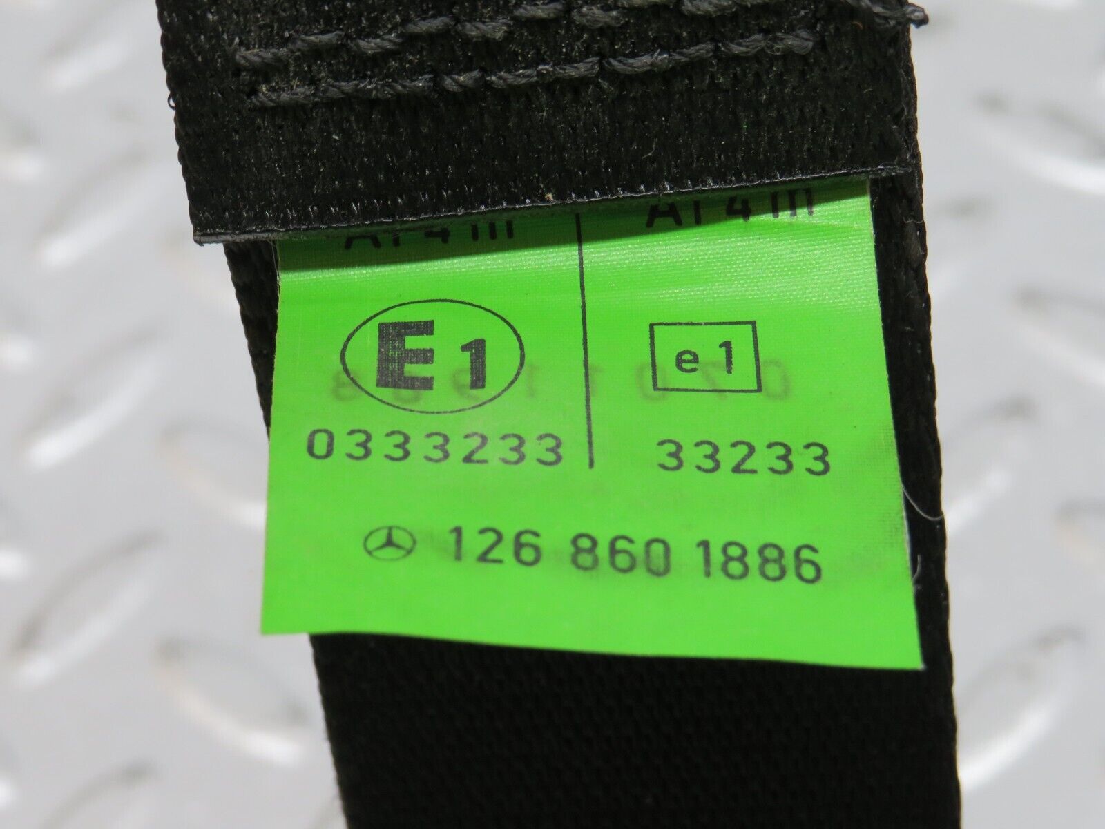 33833 Mercedes-Benz W201 190E 2.0L Rear Seat Belt Set With Buckles 1268601886