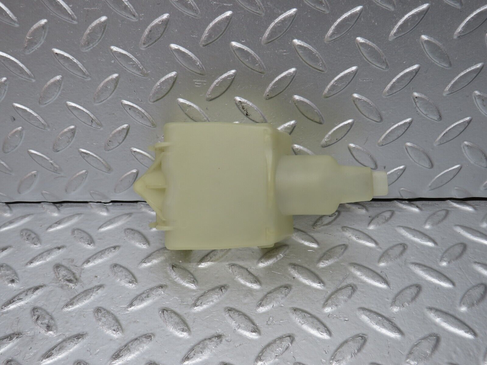 30285 Mercedes-Benz W124 230E Rear Door Lock Vacuum Actuator Cover 1248050590