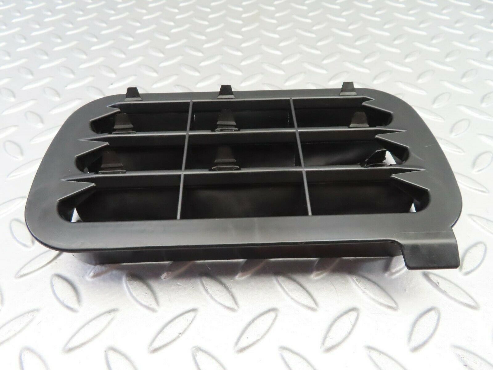 6744 Mercedes-Benz S124 E220 Wagon Rear Air Intake Vent 1248370230