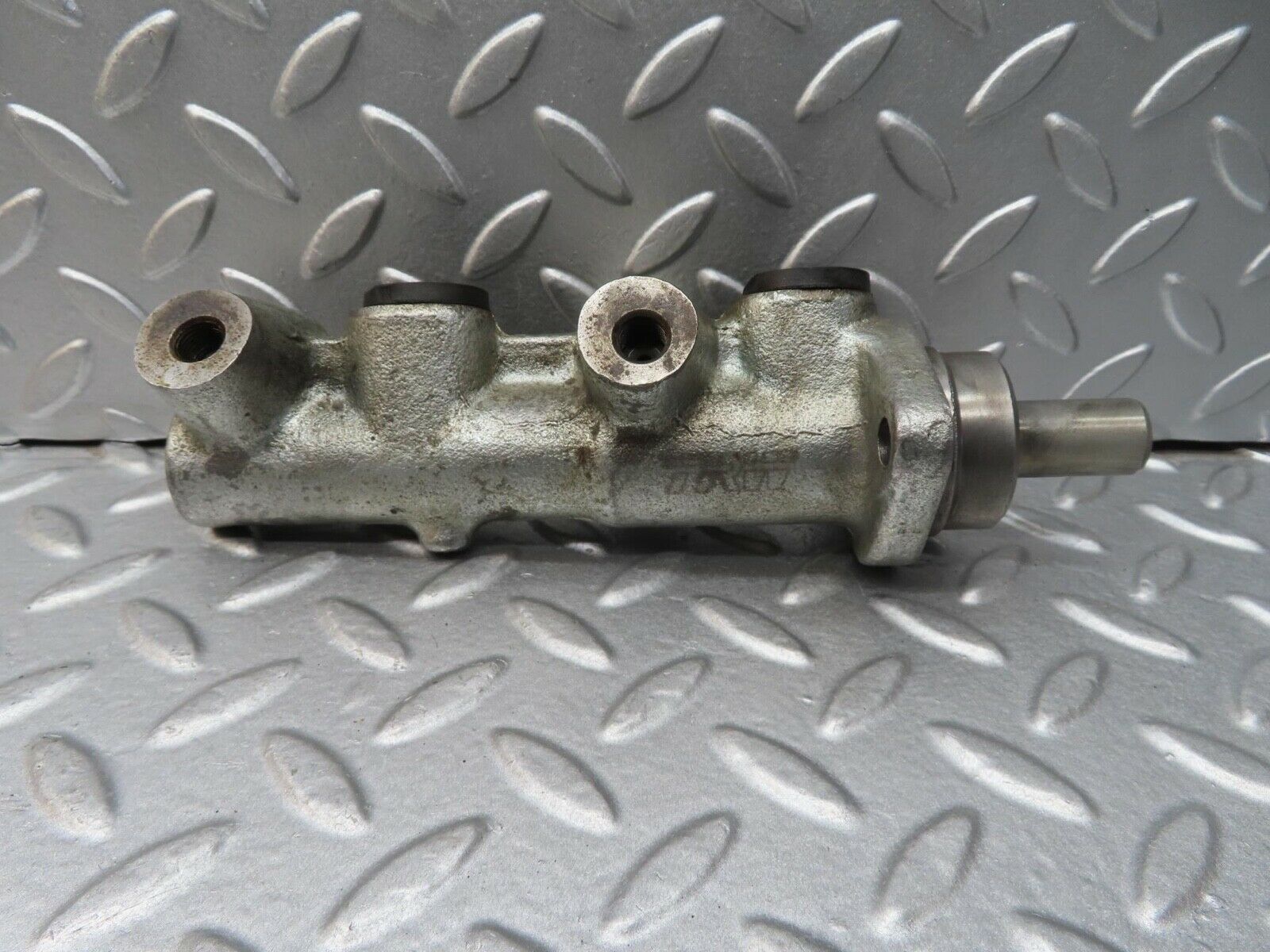 14282 Mercedes-Benz W116 350SE Brake Master Cylinder