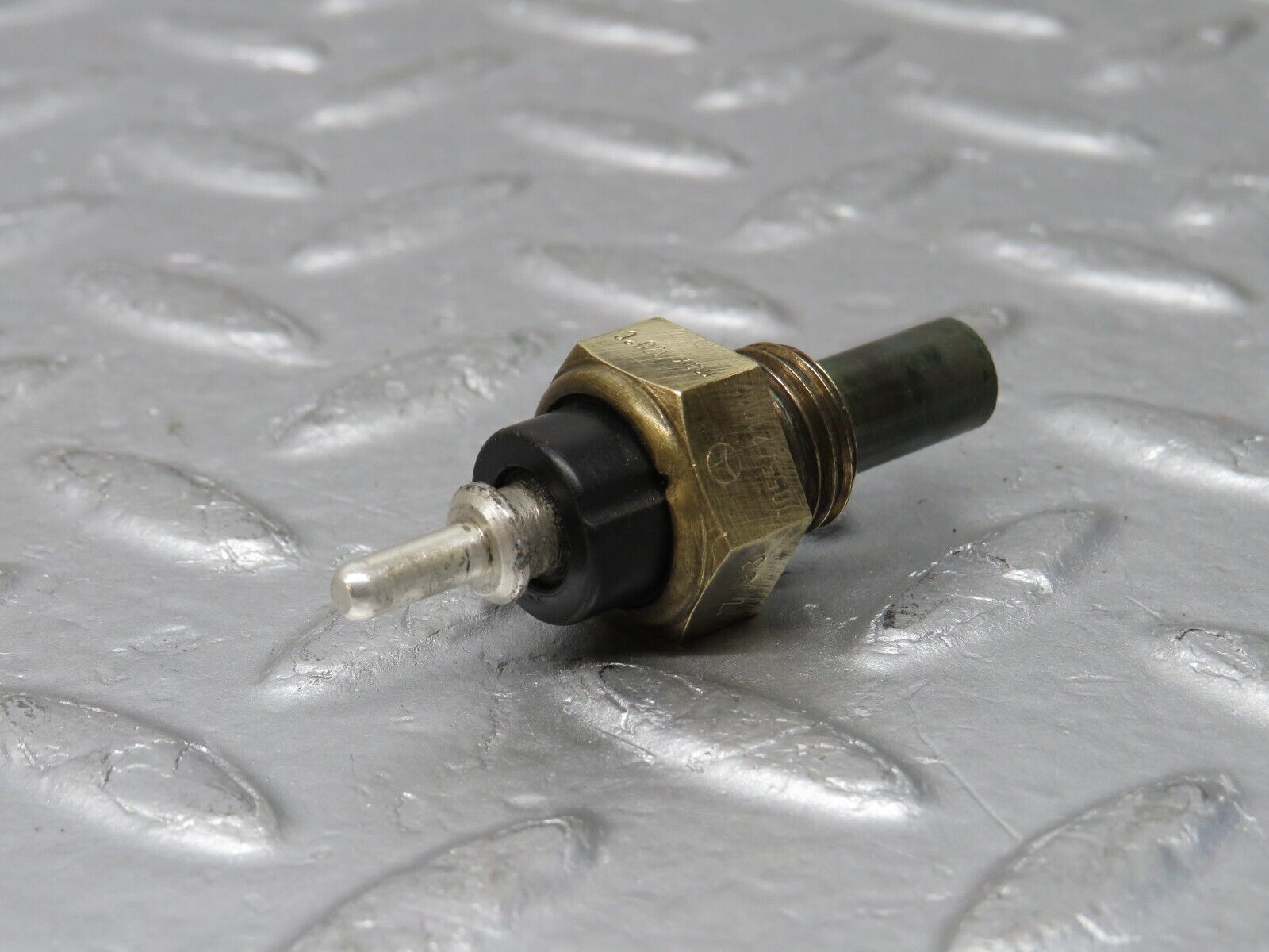 38129 Mercedes-Benz A124 320E Cabriolet Coolant Temperature Sensor VDO 0055421017