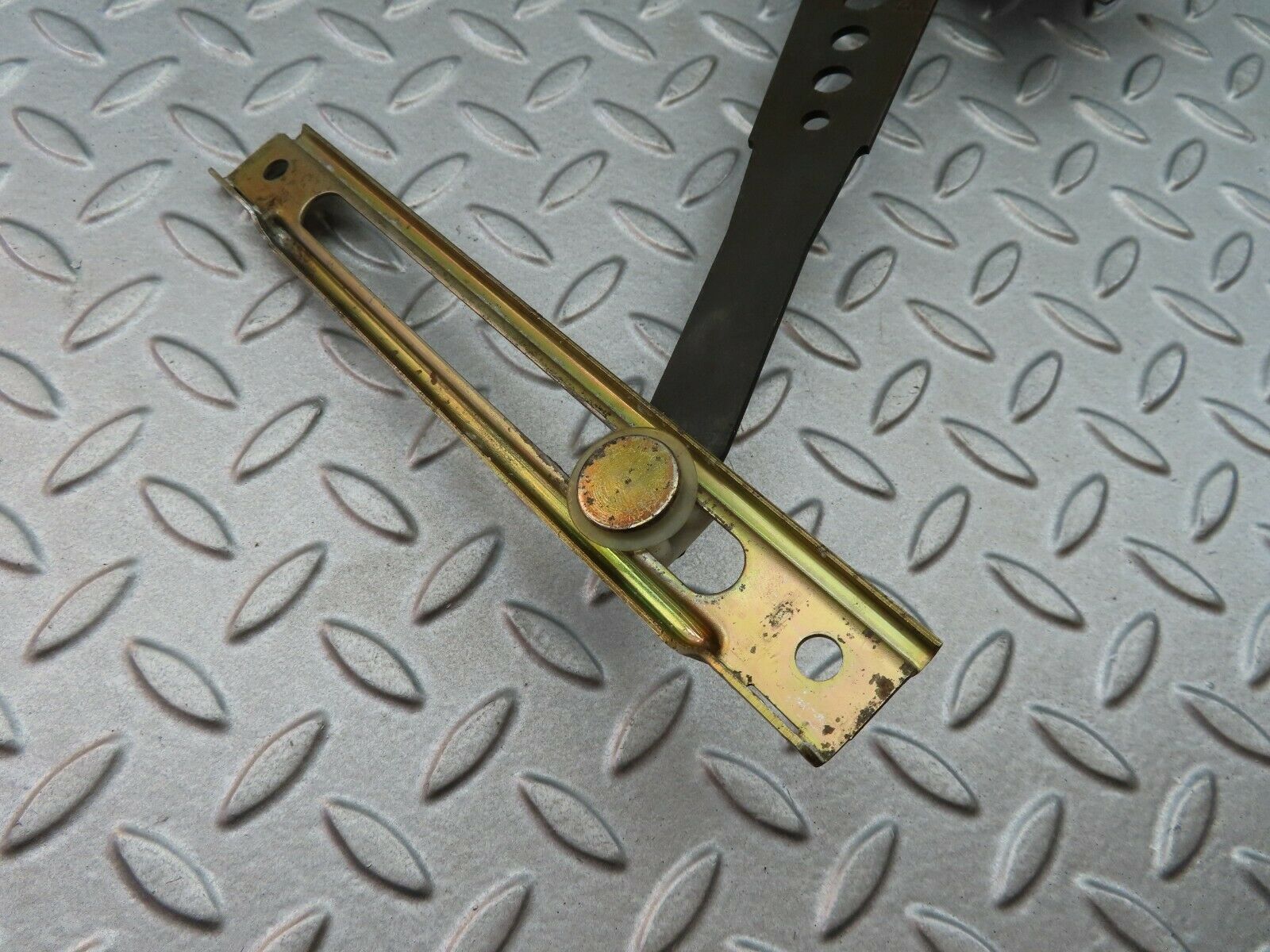 5873 Mercedes-Benz W123 200 Rear Left Manual Window Regulator