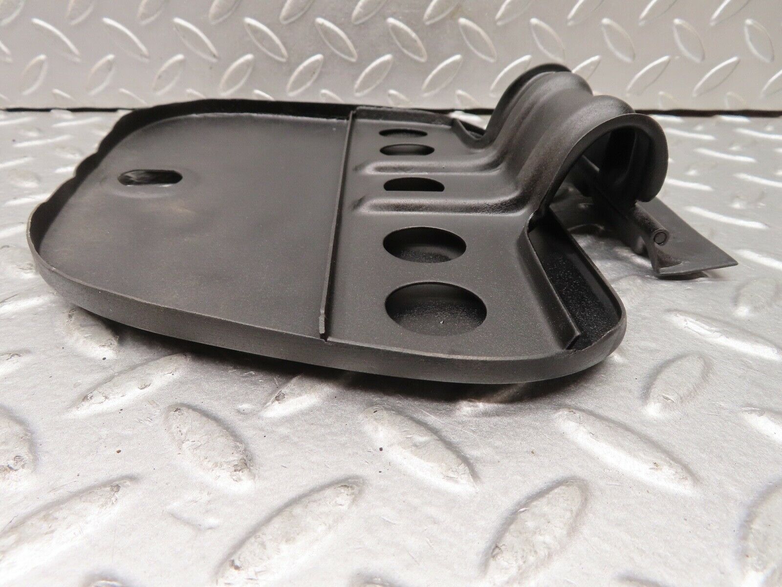 18702 Mercedes-Benz W120 W121 Ponton Fuel Tank Flap Cap