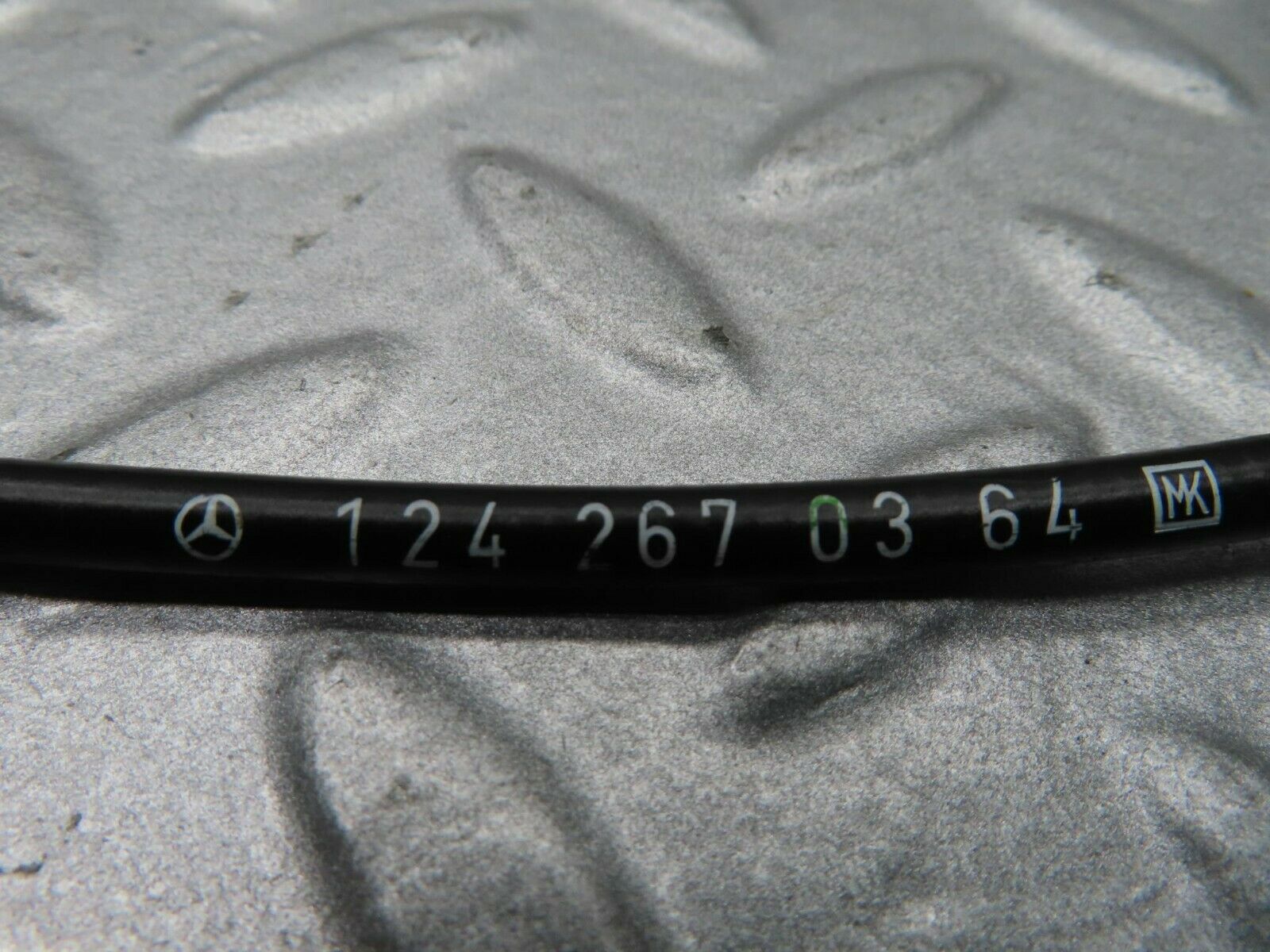 16289 Mercedes-Benz W124 260E Gearbox Cable 1242670364