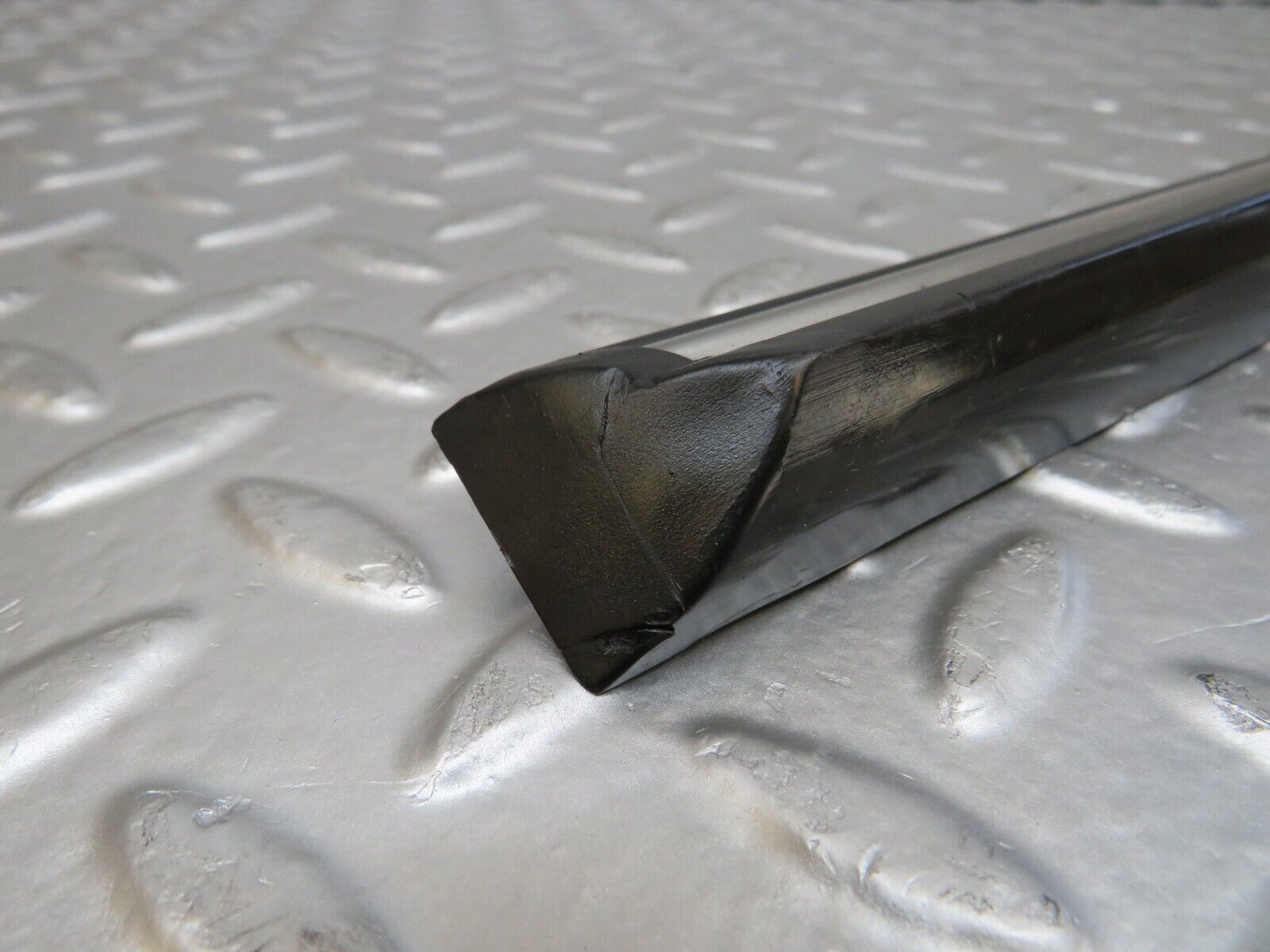 26080 Mercedes-Benz W116 450SE Front Left Door Centre Moulding Trim