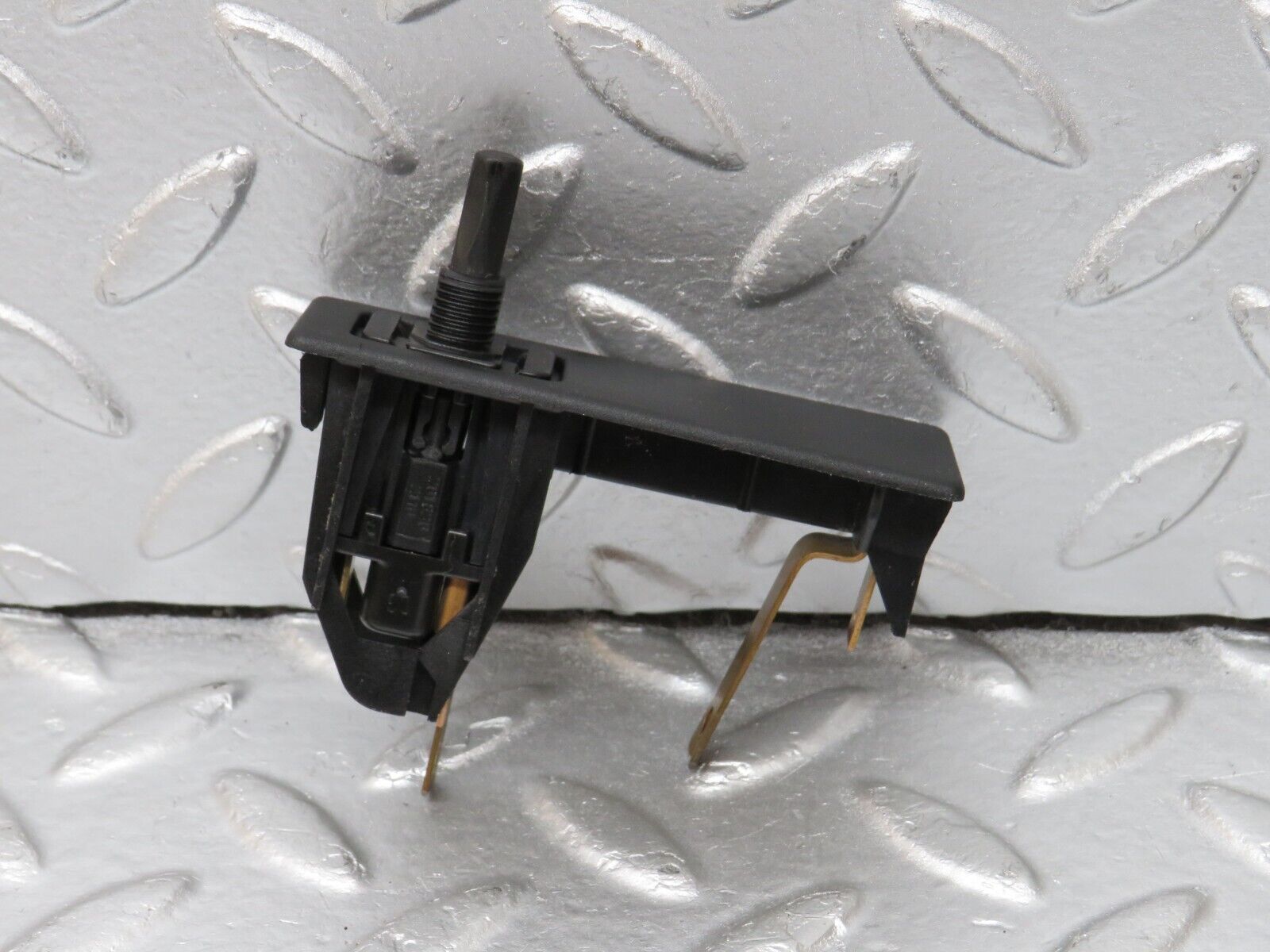 33607 Mercedes-Benz W201 190E 2.0L Trunk Boot Light Switch 2018200211