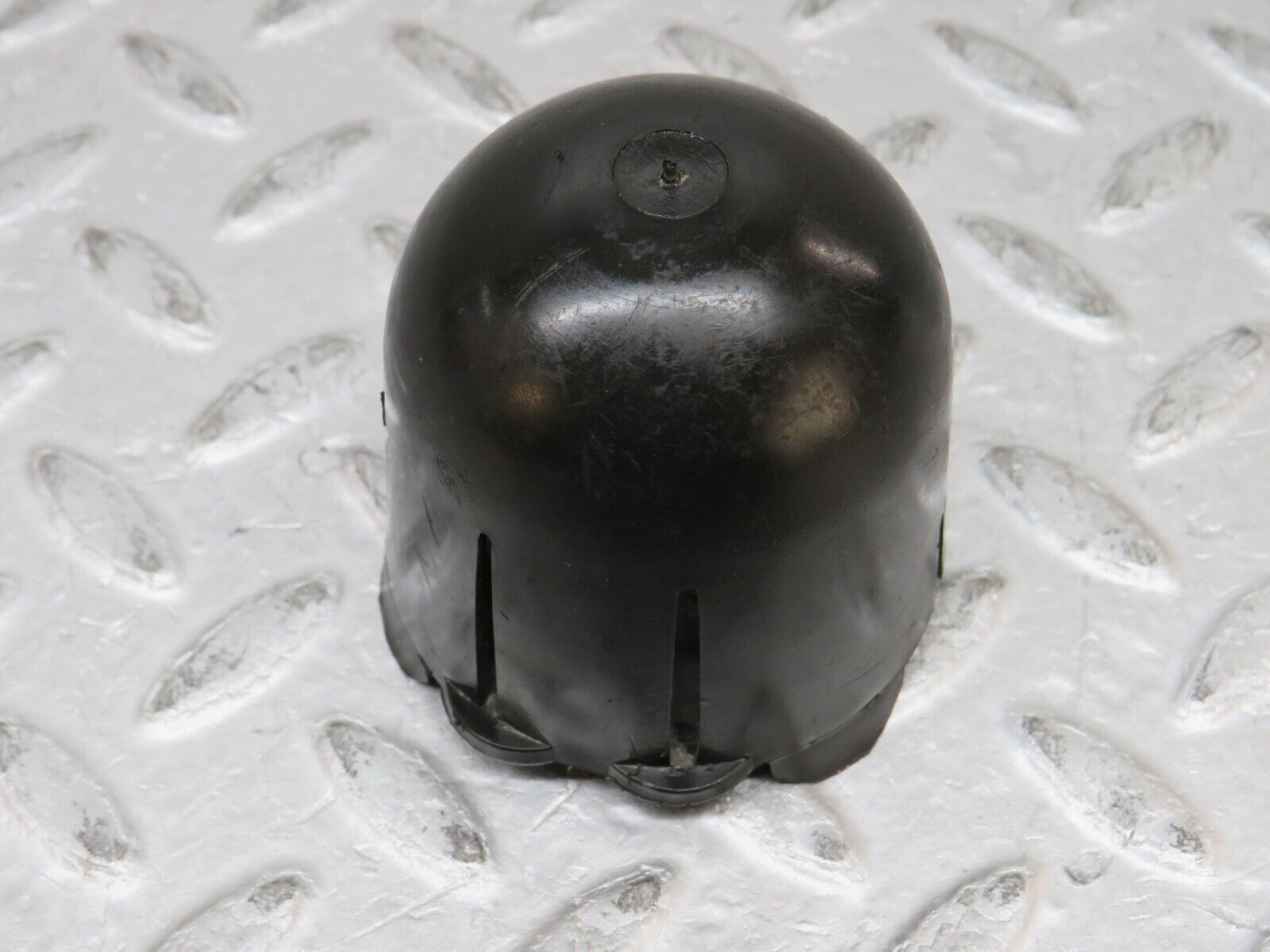 37424 Mercedes-Benz W109 300SEL Rear Shock Absorber Top Plastic Cap 2x