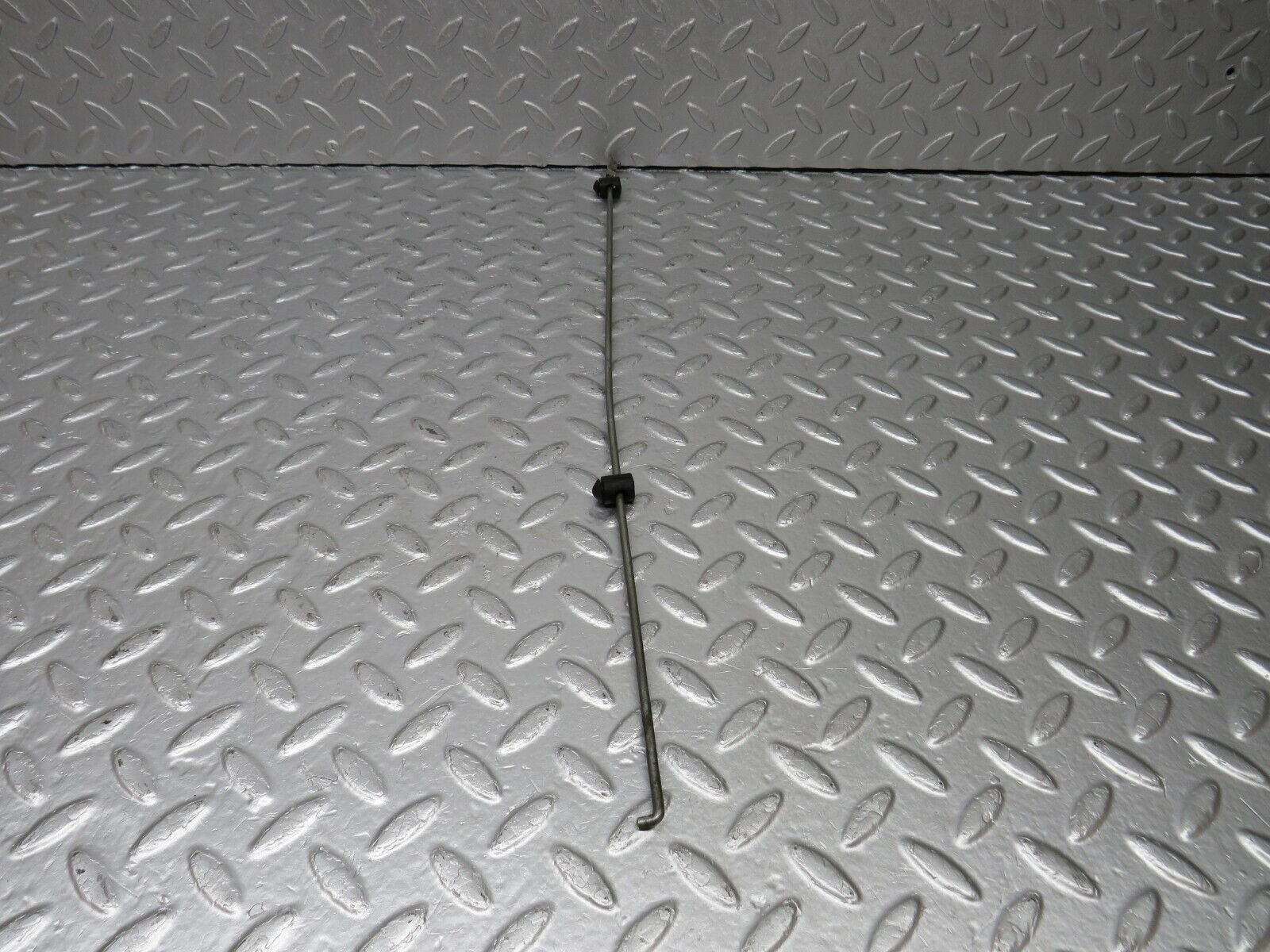 40458 Mercedes-Benz W110 230 Rear Door Lock Control Bar