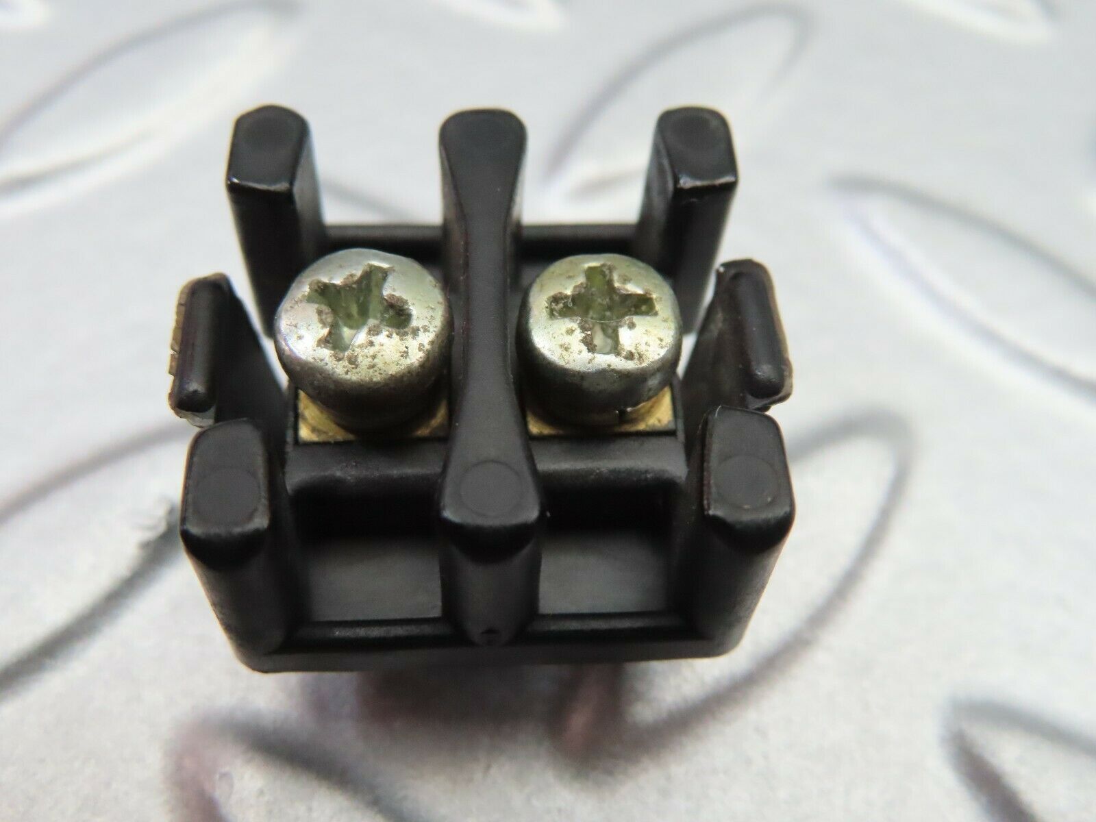 6515 Mercedes-Benz S124 E220 Wagon Wiring Cable Junction Box 0005400269