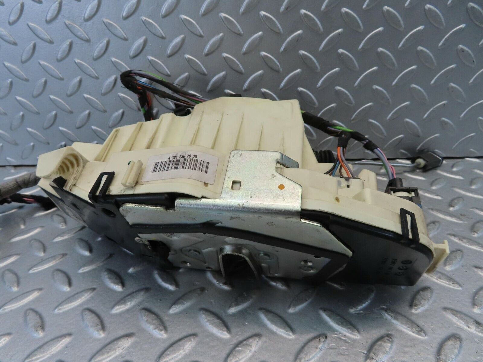 11175 Mercedes-Benz W221 S320 Rear Left Soft Close Door Lock 2217302935