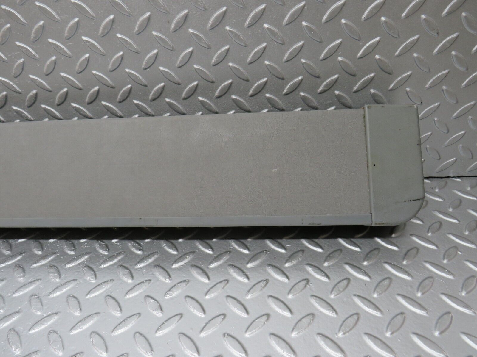 32581 Mercedes-Benz S124 300TE Wagon Trunk Roll Compartment Cover