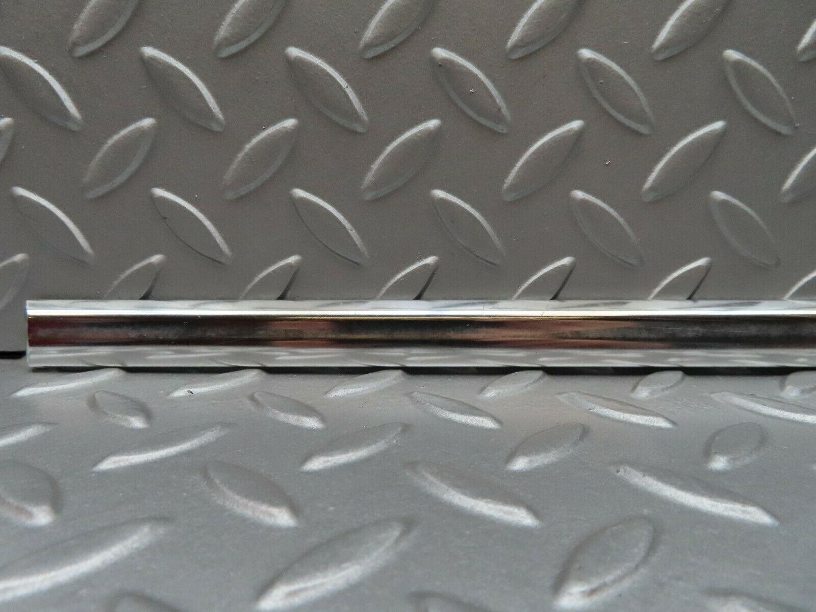 3744 Mercedes-Benz S123 200T Wagon Rear Left Door Chrome Moulding Trim