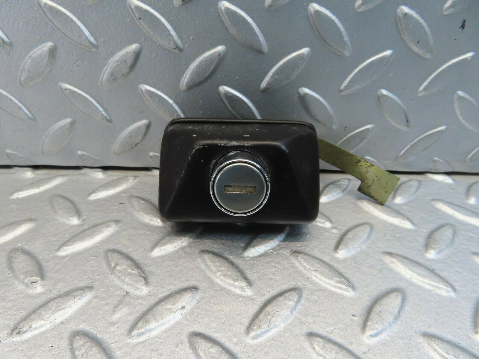 11414 Mercedes-Benz C123 230CE Coupe Trunk Lock No Key 1237580096