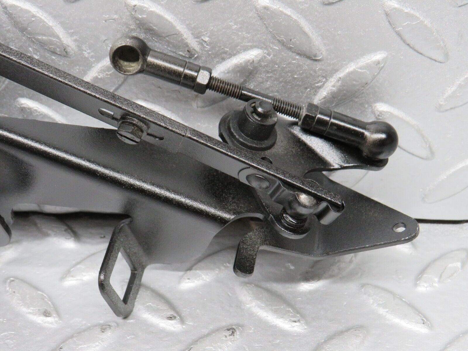 38639 Mercedes-Benz R129 280SL Coupe Throttle Linkage