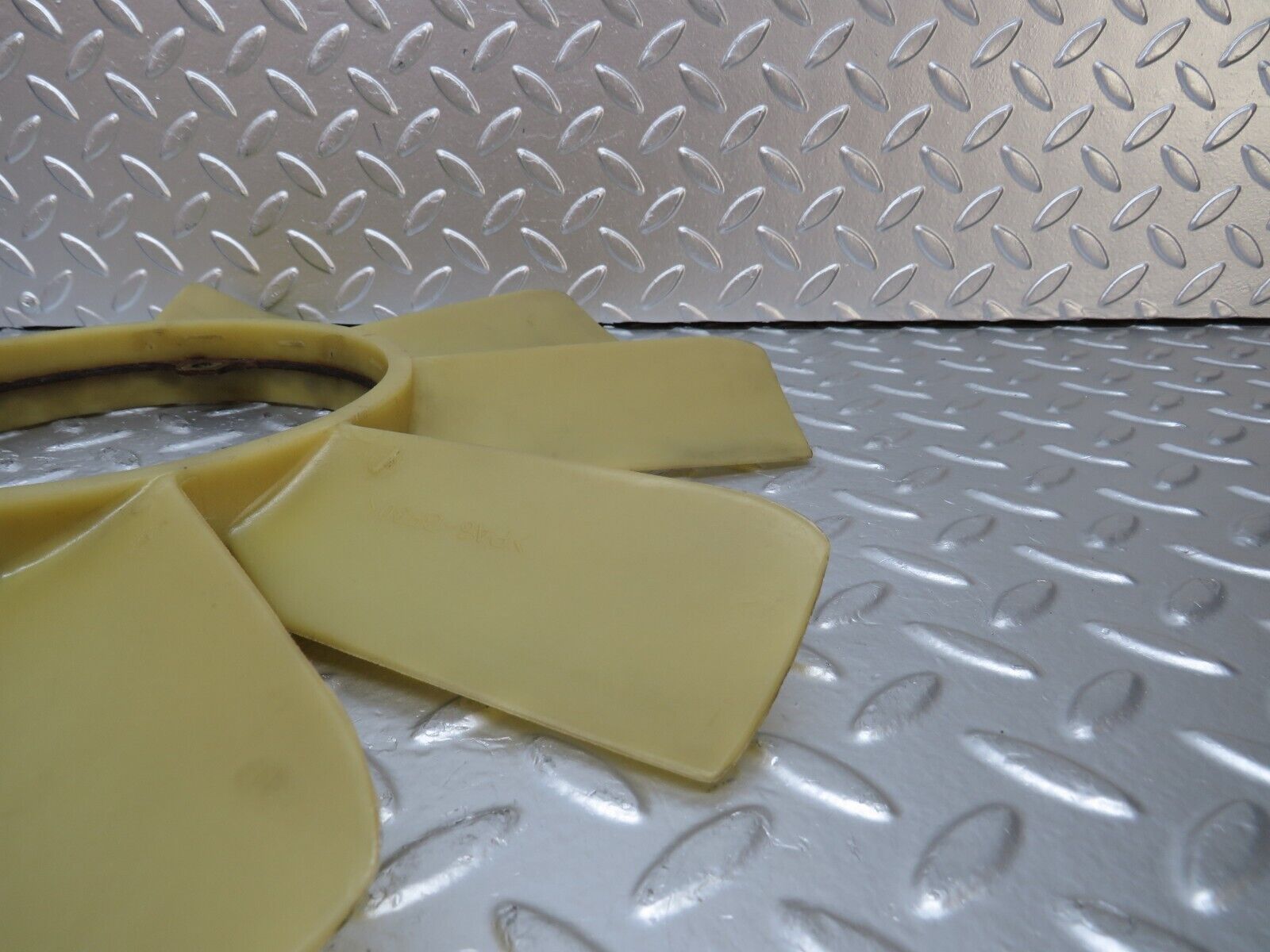 25756 Mercedes-Benz W124 280E Engine Cooling Fan 1032000423