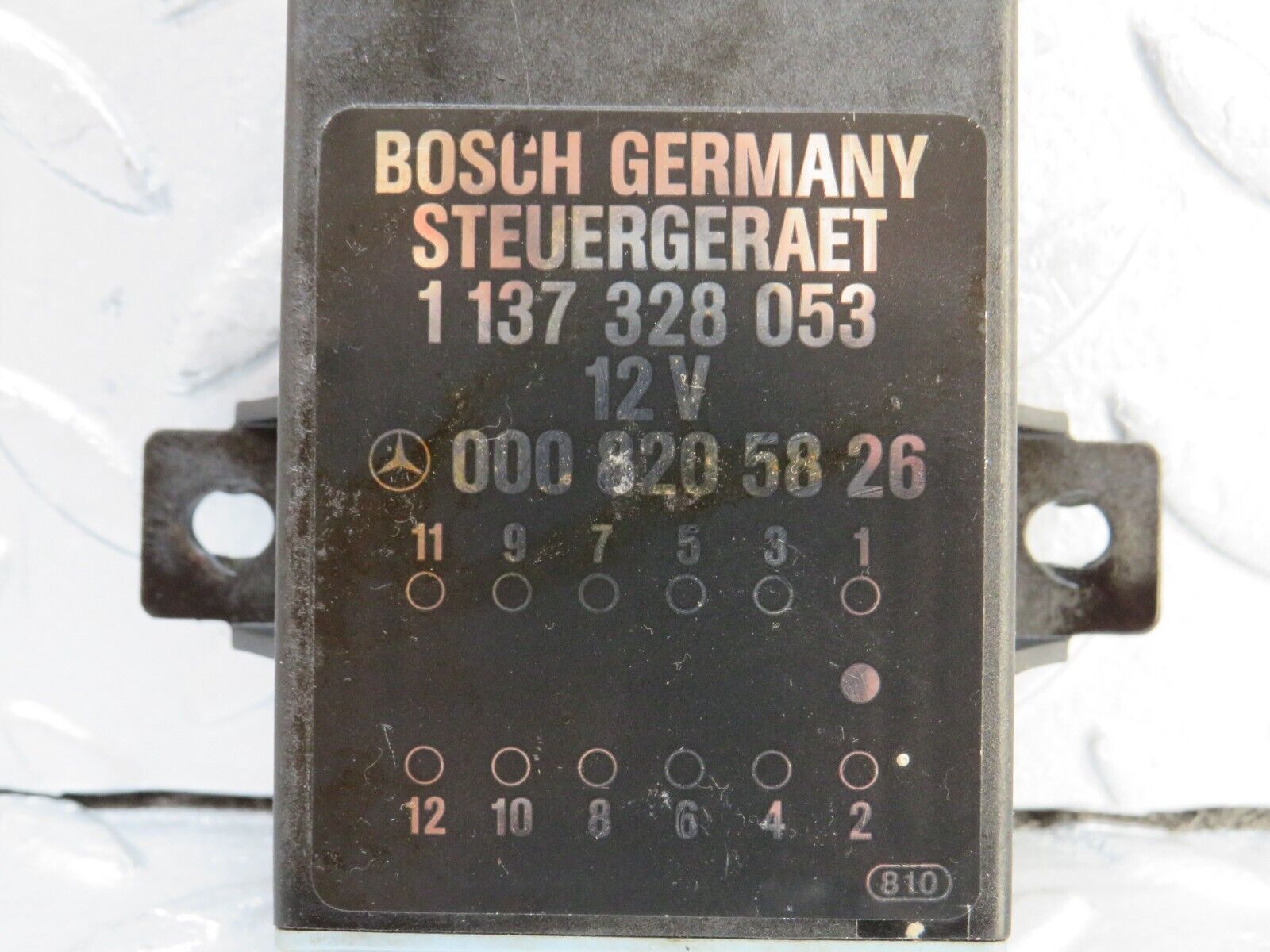 37005 Mercedes-Benz C126 420SEC Coupe Seat Belt Presenter Relay 0008205826 113732805