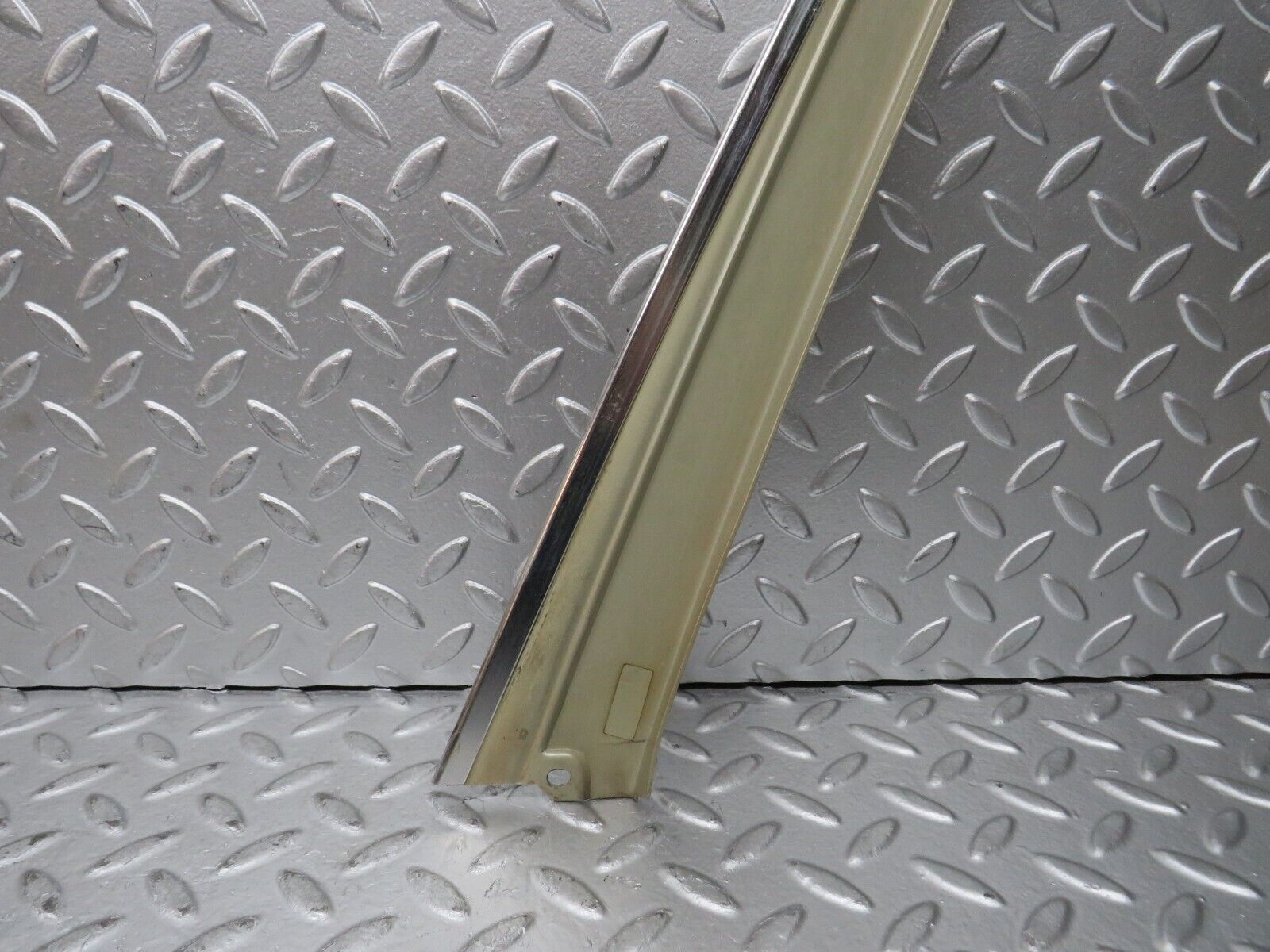 28464 Mercedes-Benz S123 240D Wagon Rear Right Exterior Frame Trim