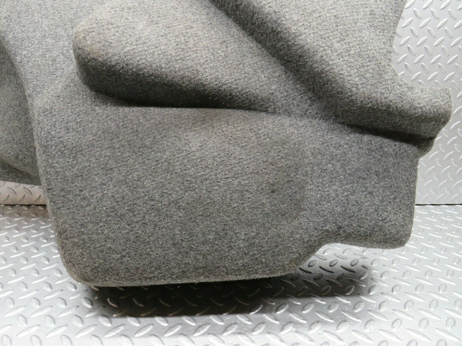 22396 Mercedes-Benz C124 E220 Coupe Trunk Boot Cover Panel Left Side