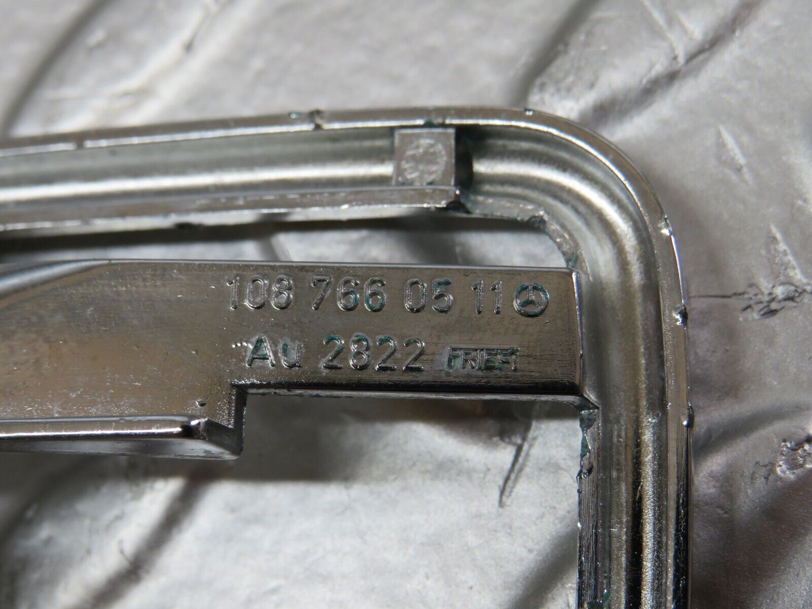 25573 Mercedes-Benz W123 200 Door Handle Surround Left 11676605111