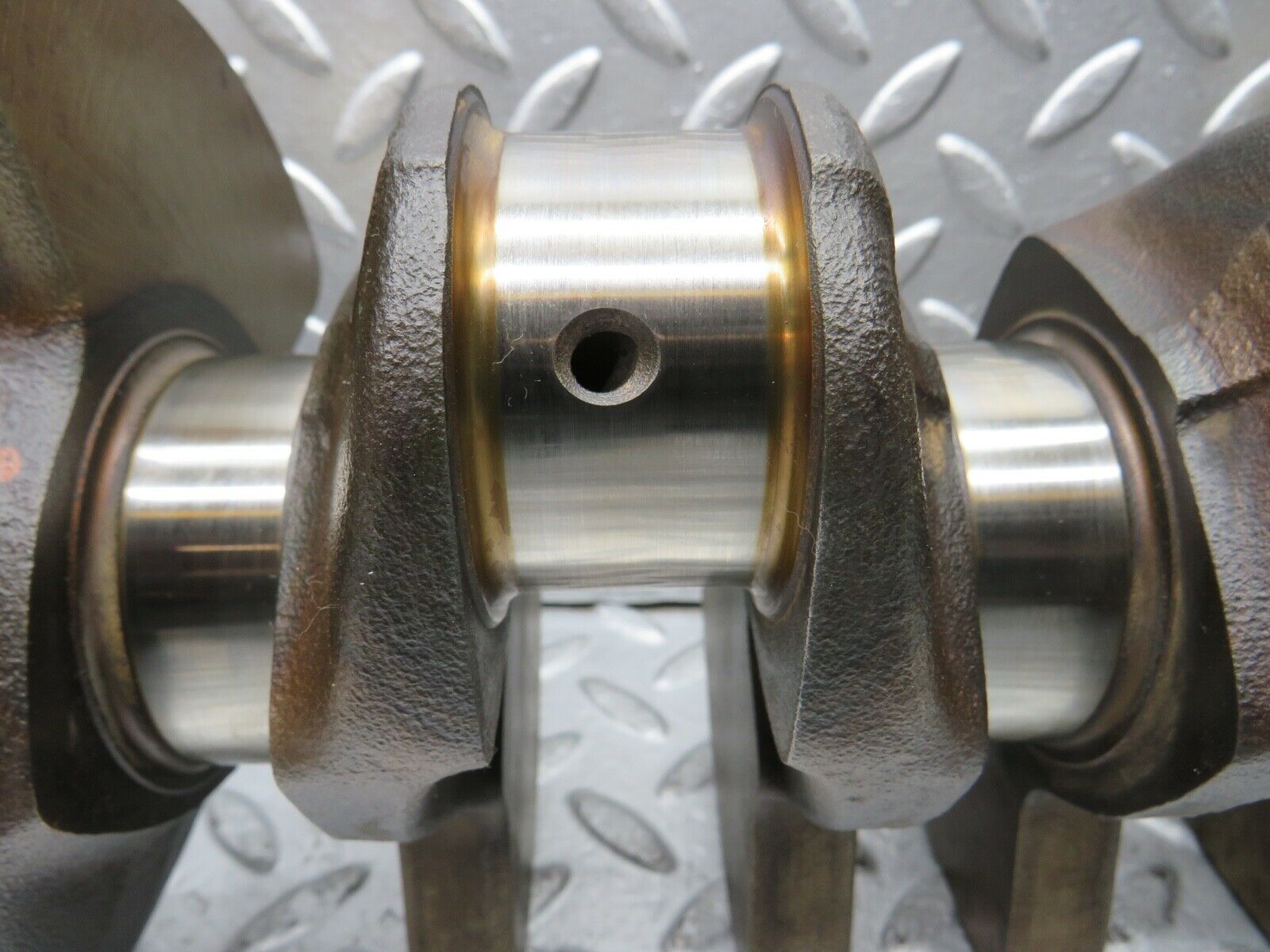 21781 Mercedes-Benz W126 300SE Crankshaft