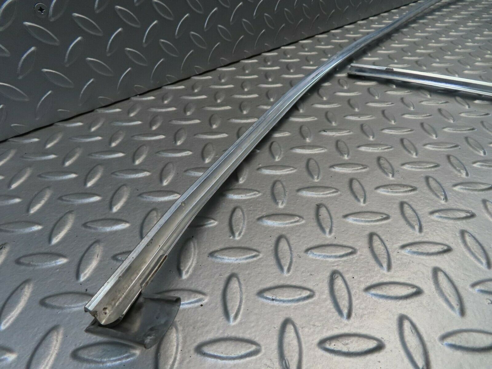 11587 Mercedes-Benz C123 230CE Coupe Front Windscreen Chrome Frame