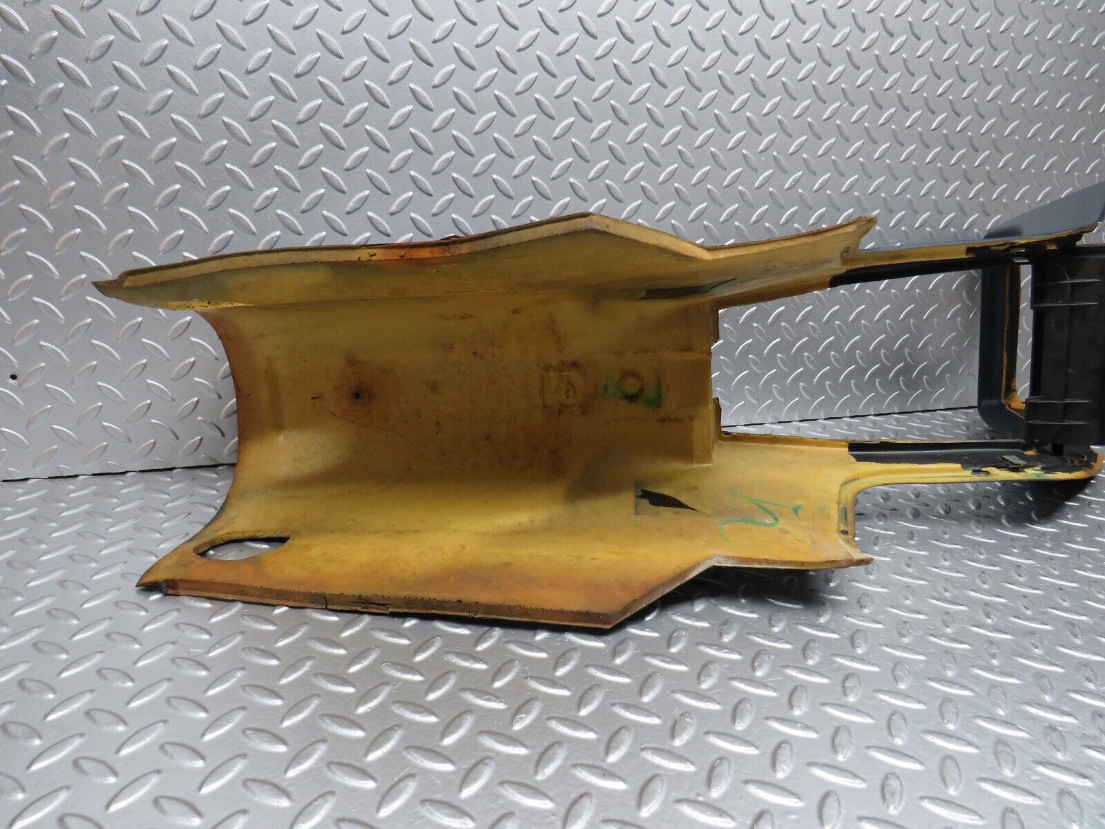 31132 Mercedes-Benz W123 200D Centre Console Blue