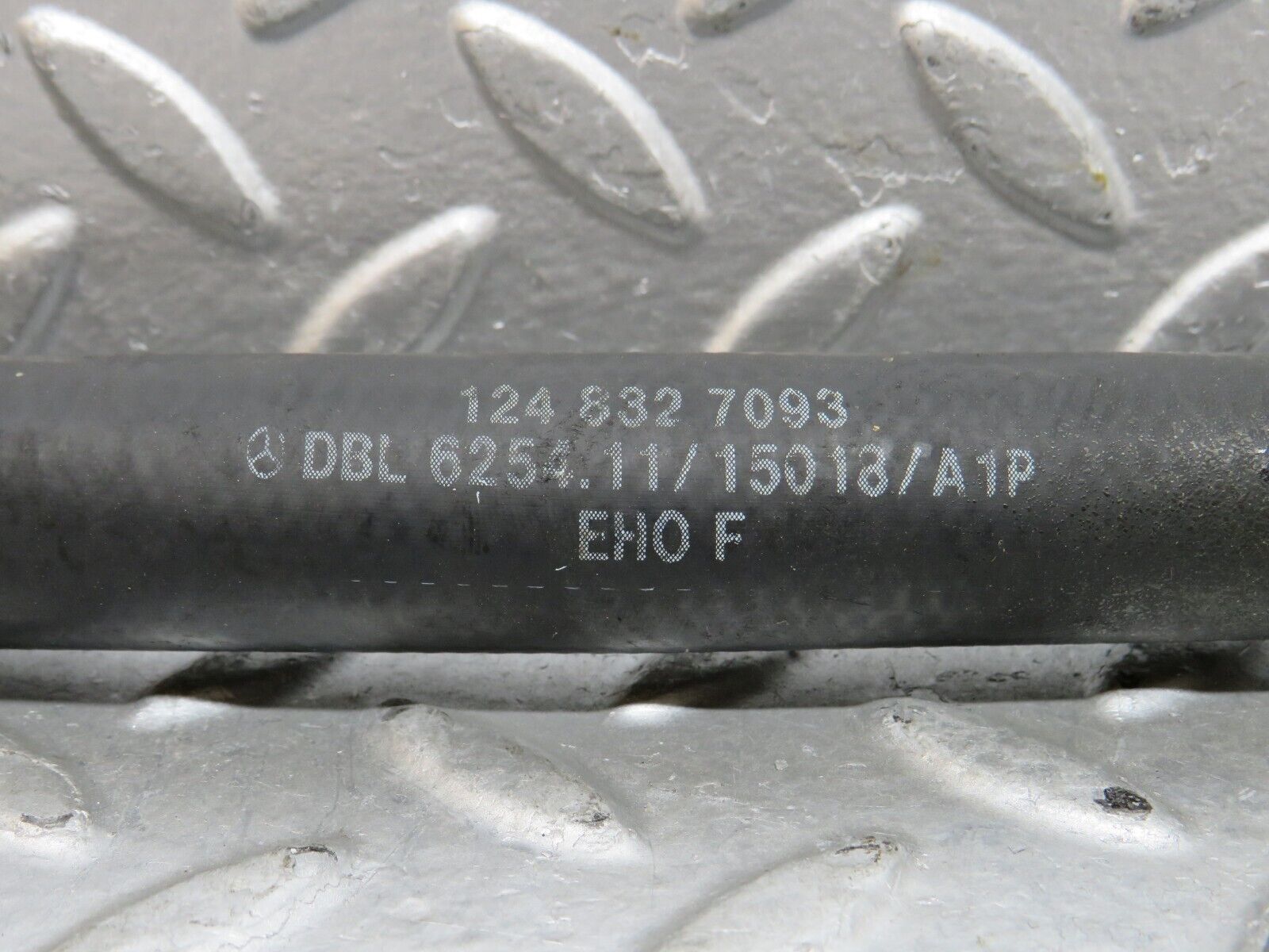 29155 Mercedes-Benz C124 320CE Coupe Heater Hose 1248327093