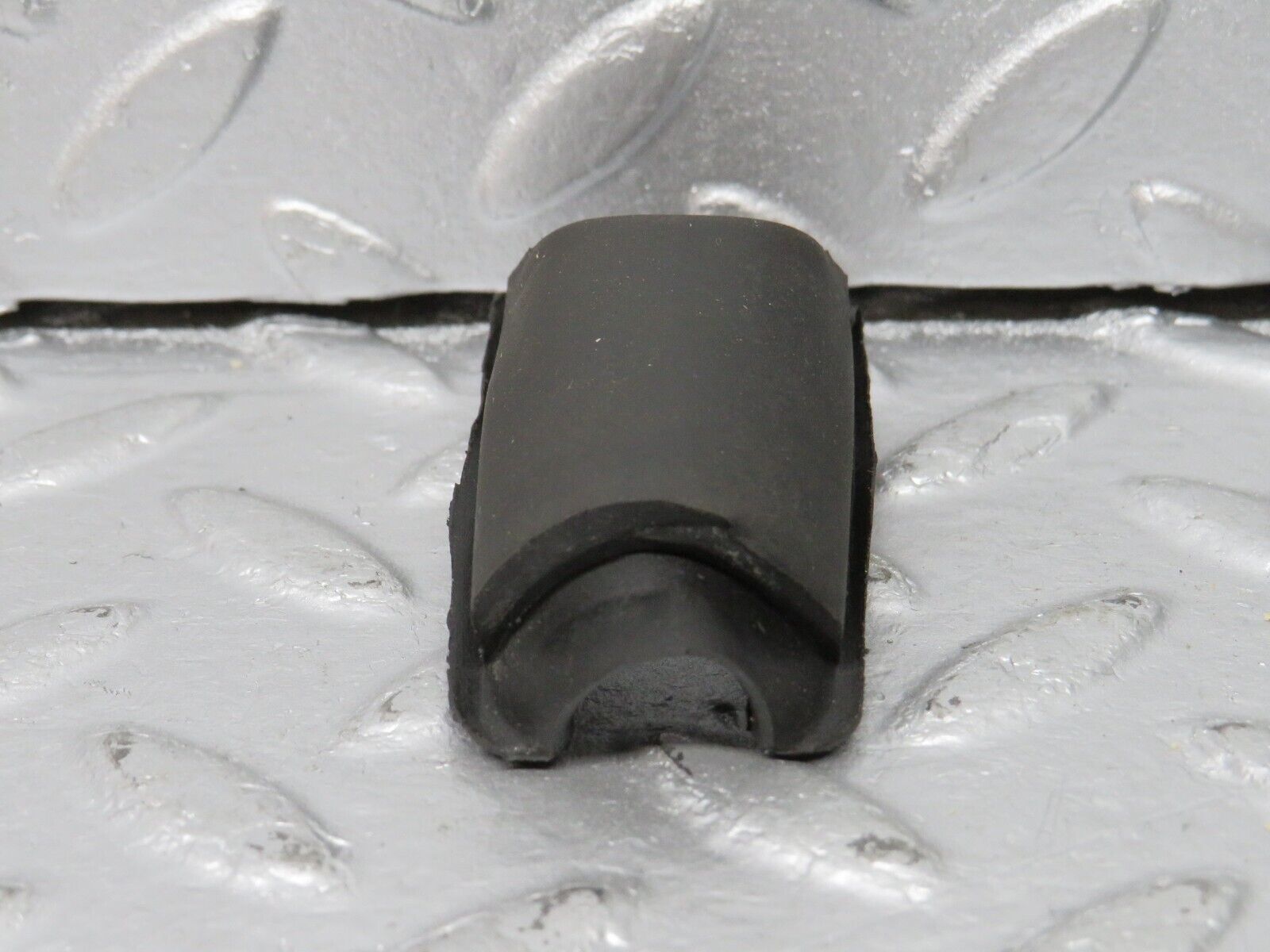 40479 Mercedes-Benz W110 230 Steering Column Rubber 1084620196