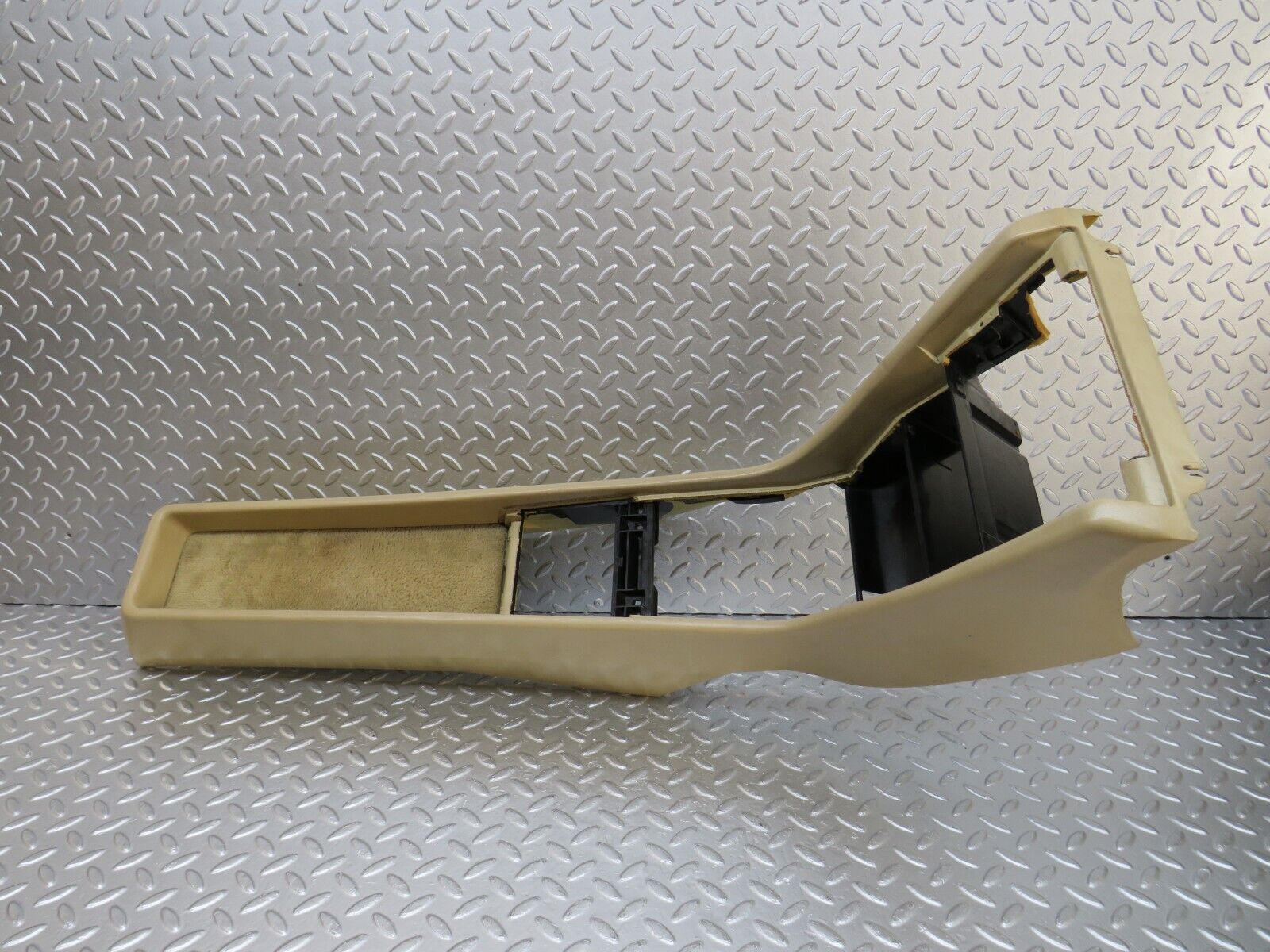 34120 Mercedes-Benz W124 260E Centre Console Beige