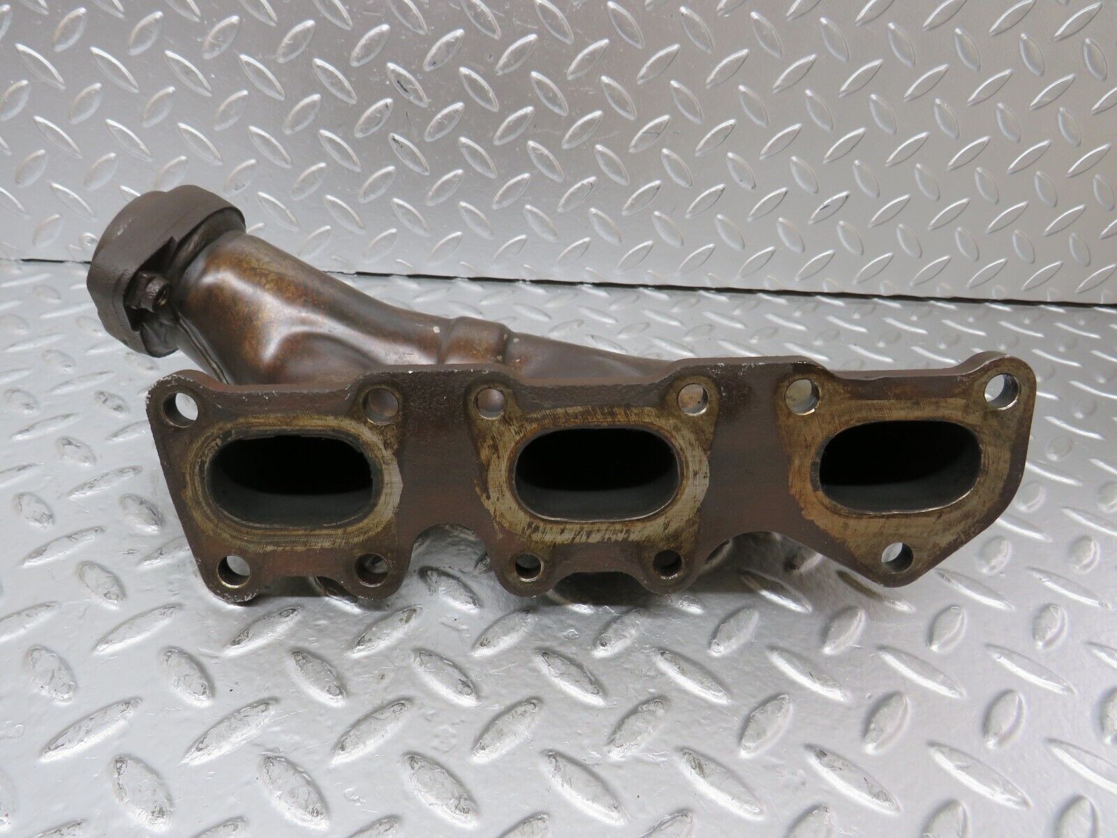 25987 Mercedes-Benz W124 280E Exhaust Manifold 1-3