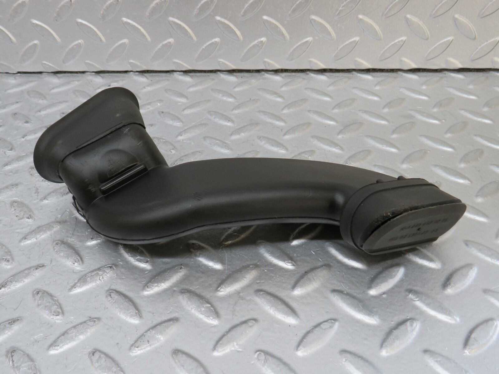 35000 Mercedes-Benz W210 320E Water Drain 2108320325 2108320225