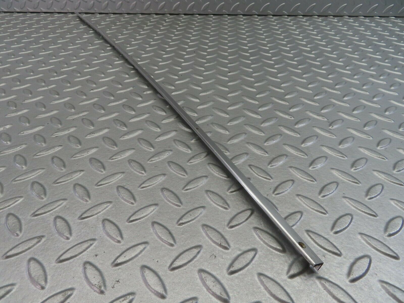 7525 Mercedes-Benz S123 230TE Wagon Sunroof Trim Webasto