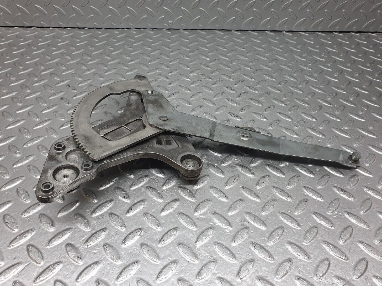 40974 Mercedes-Benz W126 300SE Rear Left Door Window Regulator 1267350111