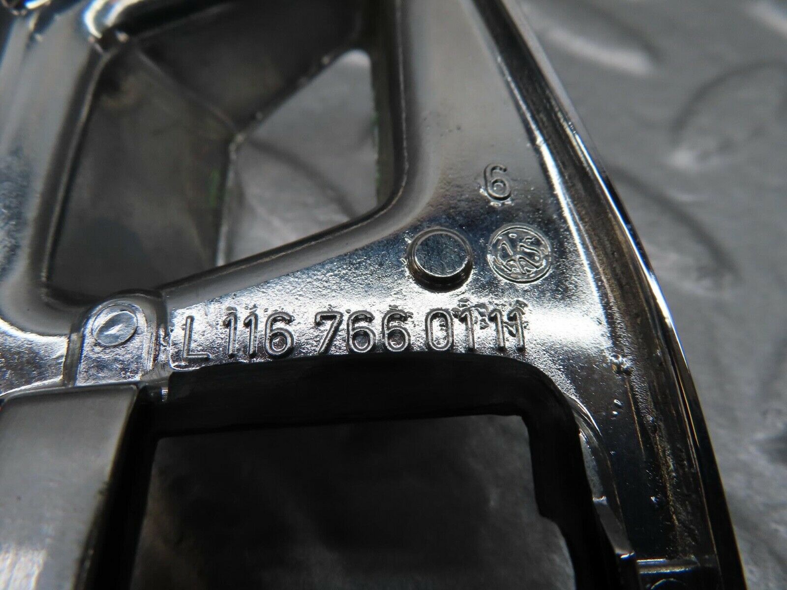 16060 Mercedes-Benz W123 280E Chrome Frame For Door Opener Left 1167660111