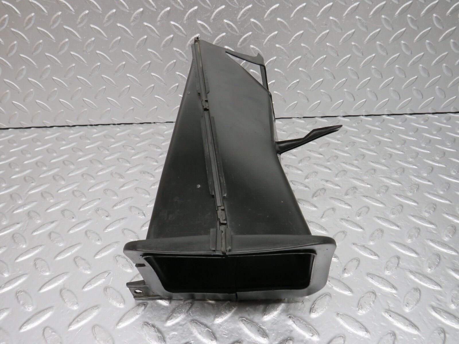 33244 Mercedes-Benz W202 C180 Front Right Brake Cooler Duct 2028890236