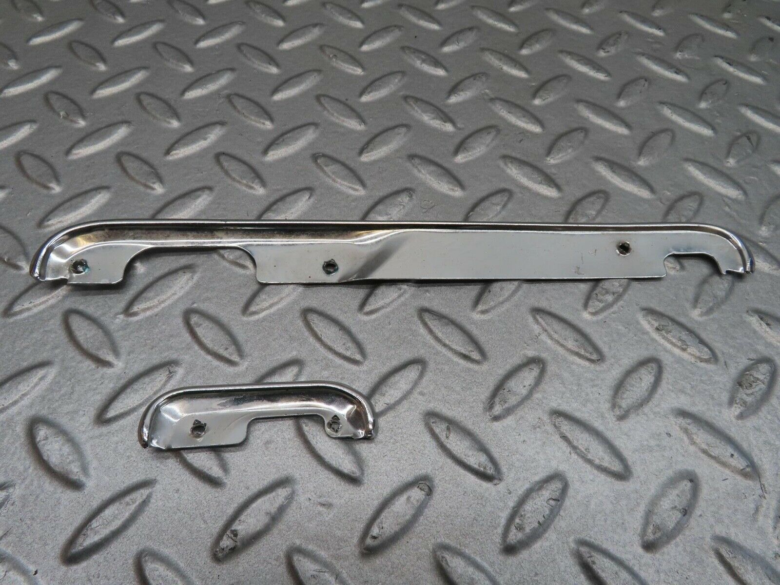 14204 Mercedes-Benz W116 350SE Front Right Interior Door Handle Black