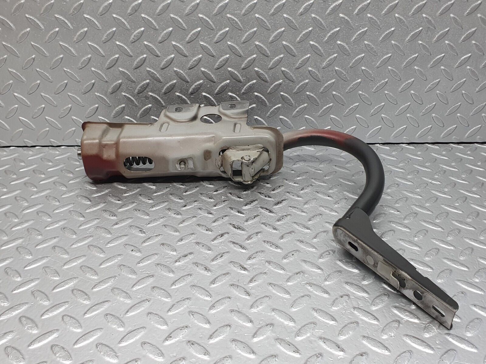 41192 Mercedes-Benz W126 300SE Trunk Hinge Right Side