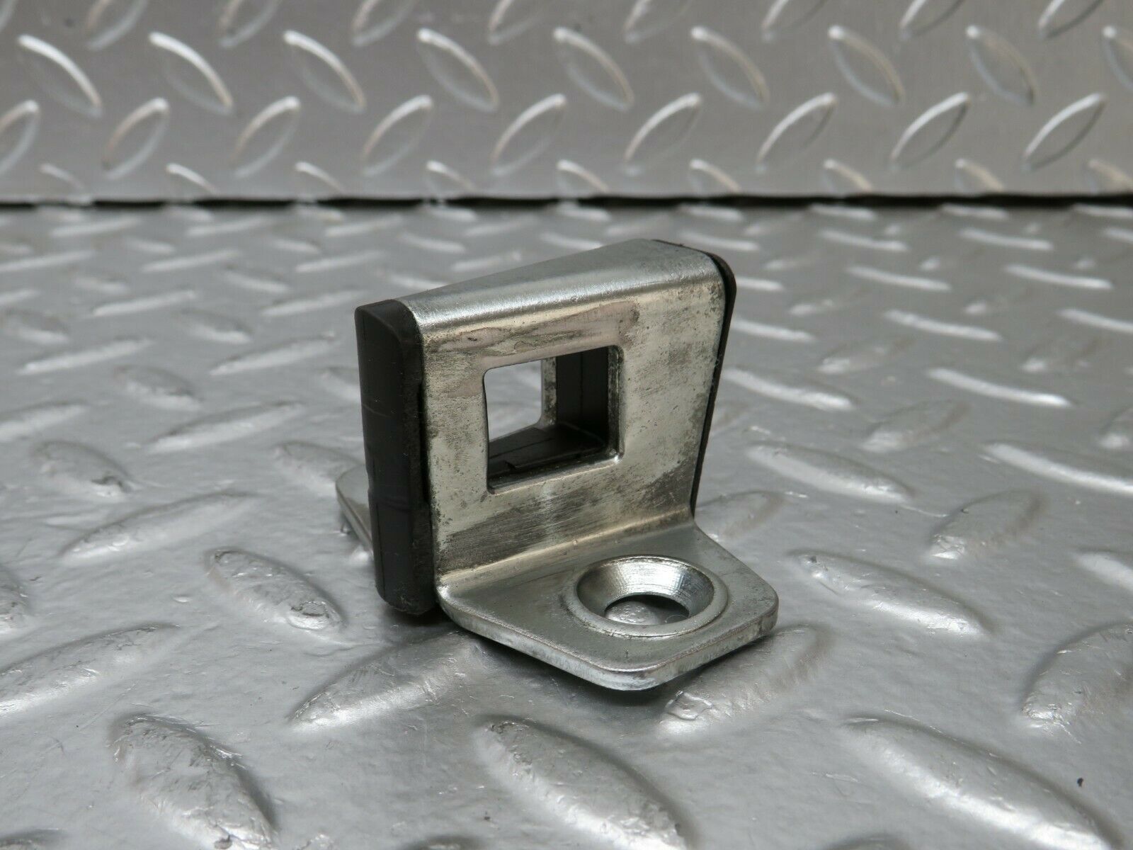 24311 Mercedes-Benz S124 220TE Wagon Door Lock Latch