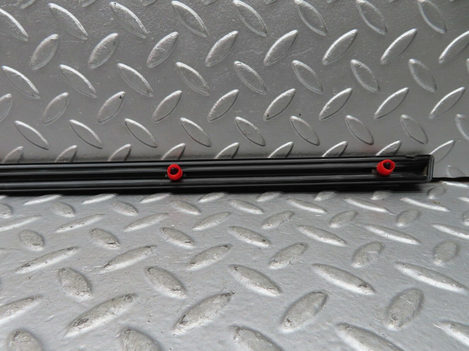 21100 Mercedes-Benz W123 230E Rear Right Door Centre Moulding Trim