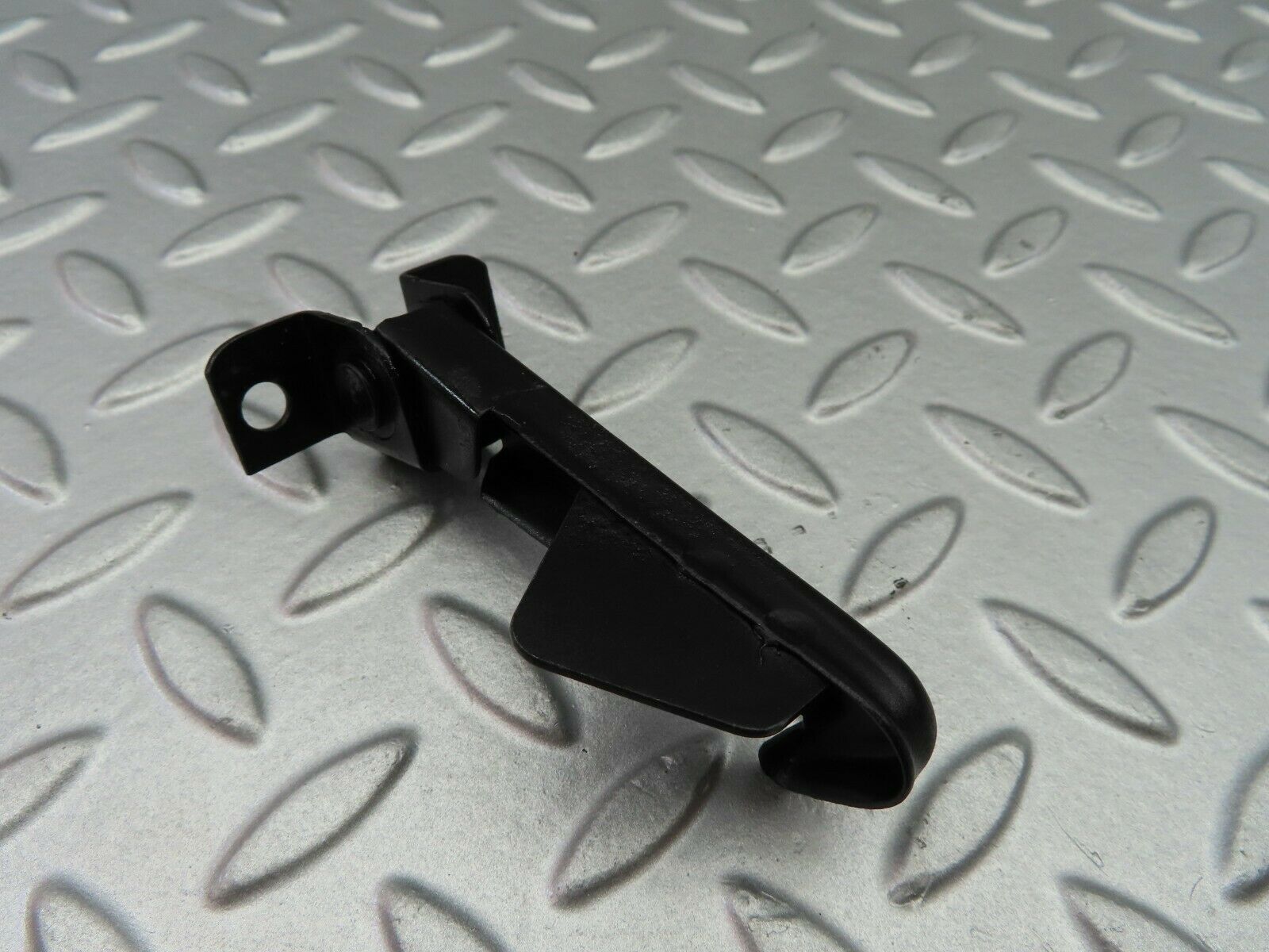 7061 Mercedes-Benz C107 350SLC Coupe Bonnet Safety Latch