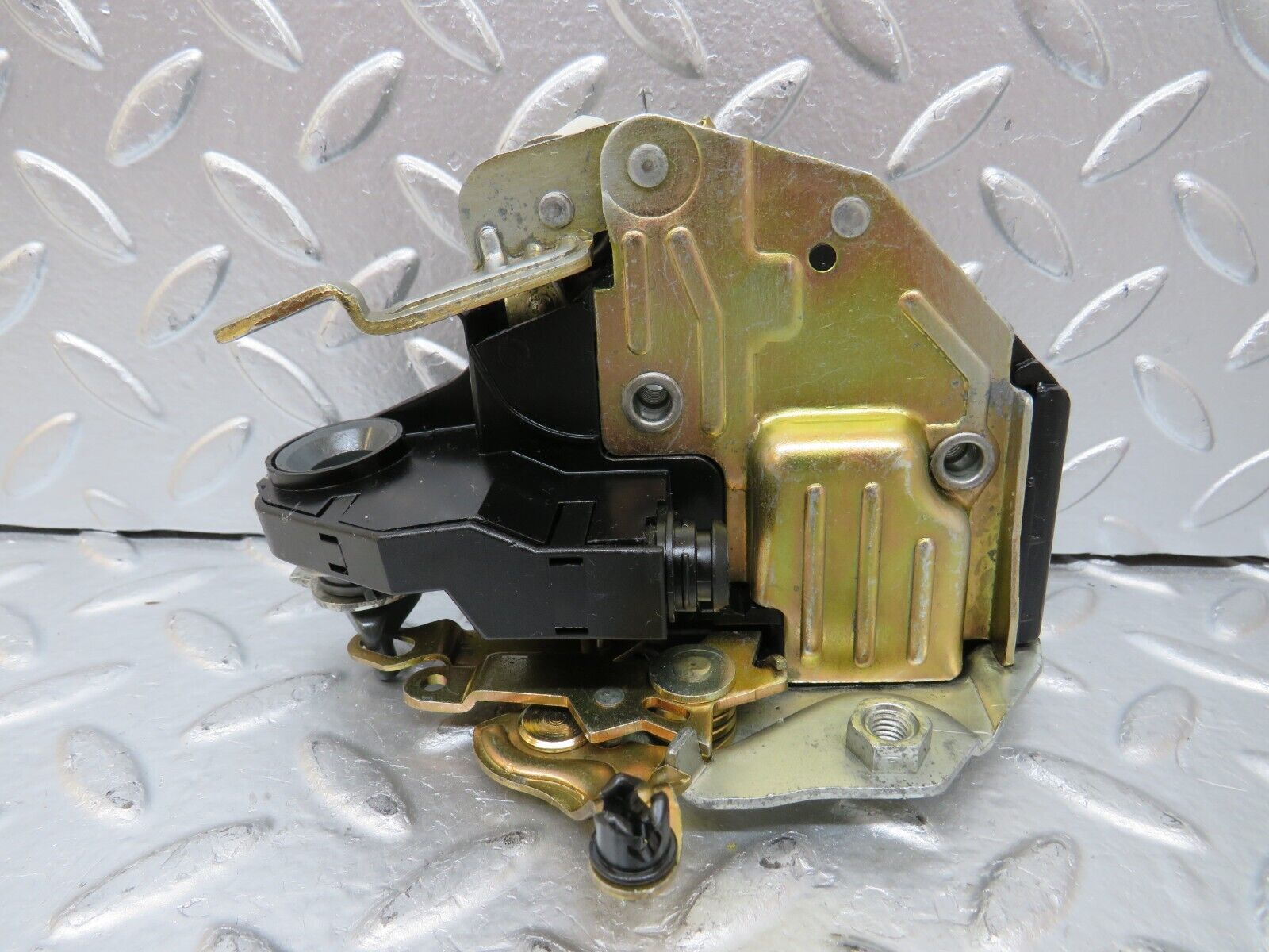 25678 Mercedes-Benz W124 280E Front Left Door Lock Mechanism