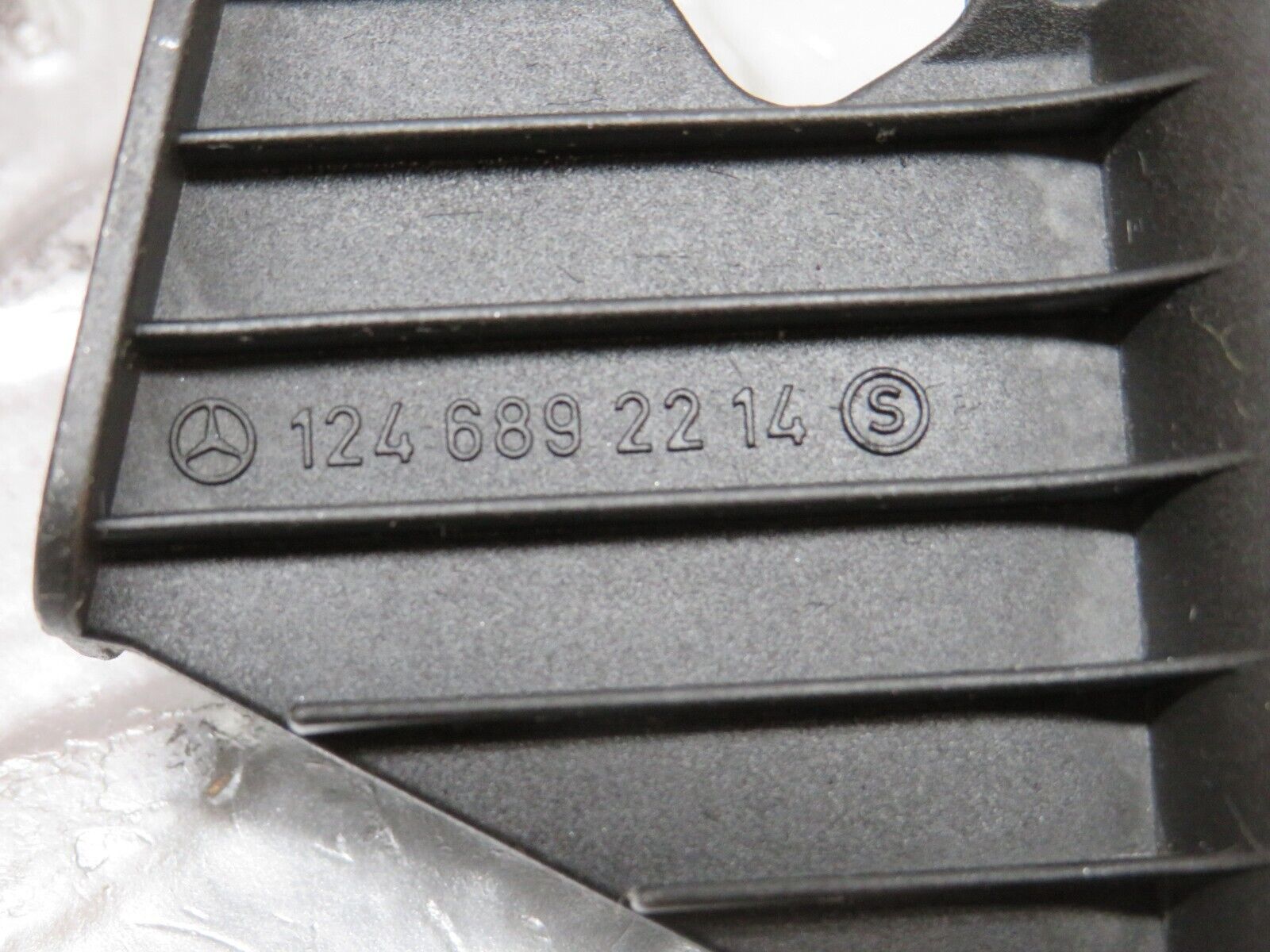 30416 Mercedes-Benz W124 230E Bracket 1246892214