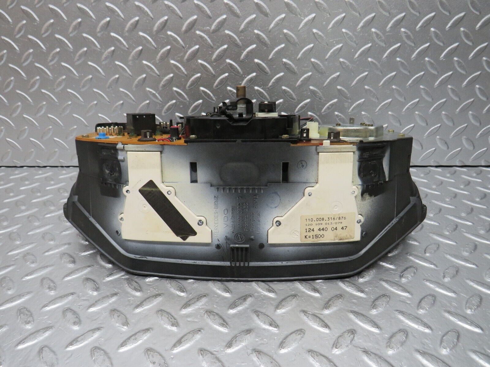 31490 Mercedes-Benz S124 220TE Wagon Instrument Cluster 1244400447 1245426769