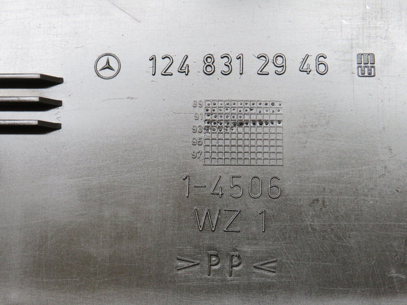 31312 Mercedes-Benz S124 220TE Ventilation Air Duct Under Seat 1248312946