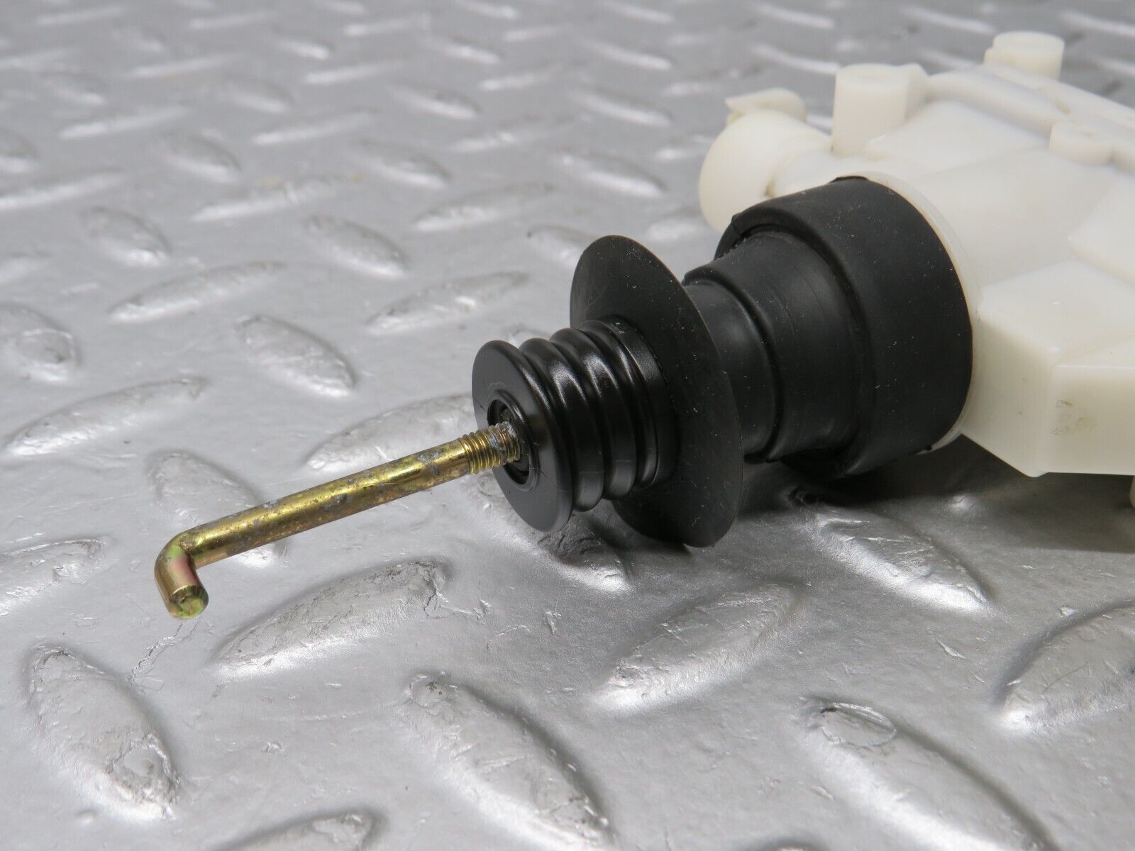 38350 Mercedes-Benz R129 280SL Coupe Door Lock Vacuum Actuator